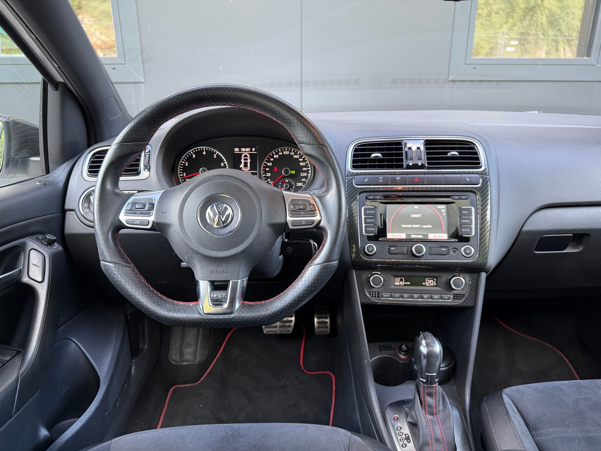 VW Polo 1.4 TSI GTI Carbon Edition DSG-image-12