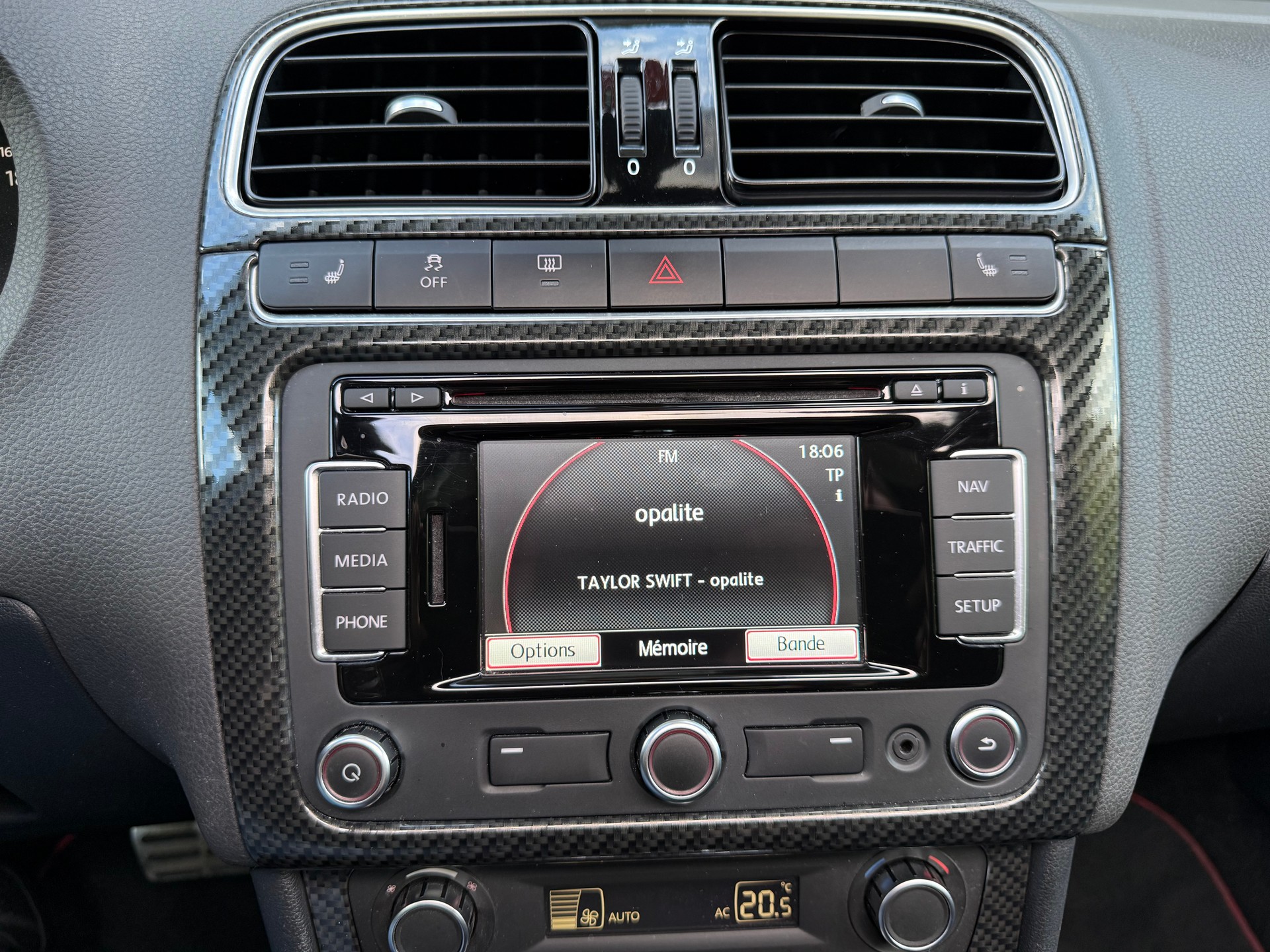 VW Polo 1.4 TSI GTI Carbon Edition DSG-image-7
