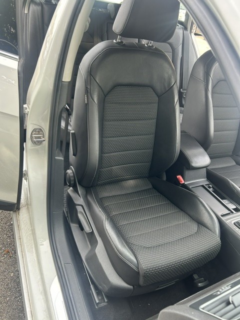 VW Golf 1.8 TSI Alltrack 4Motion-image-4