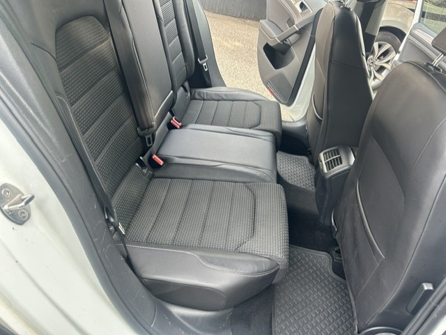 VW Golf 1.8 TSI Alltrack 4Motion-image-5
