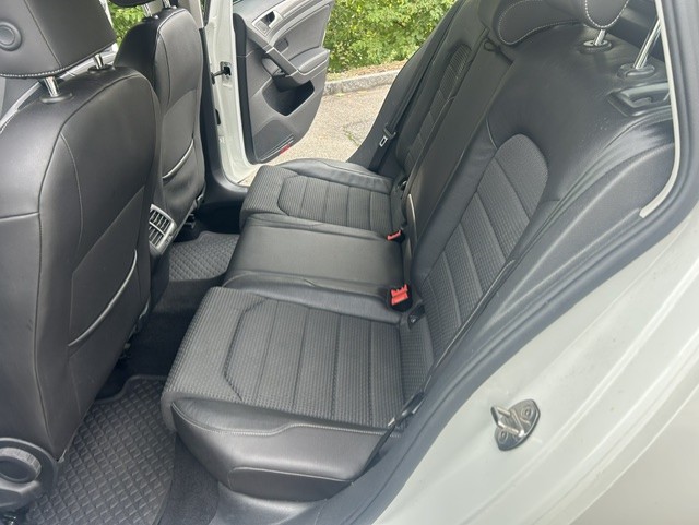 VW Golf 1.8 TSI Alltrack 4Motion-image-3