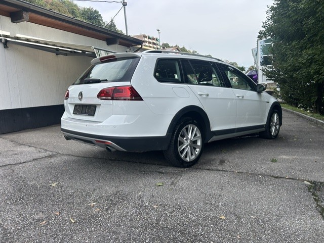 VW Golf 1.8 TSI Alltrack 4Motion-image-1