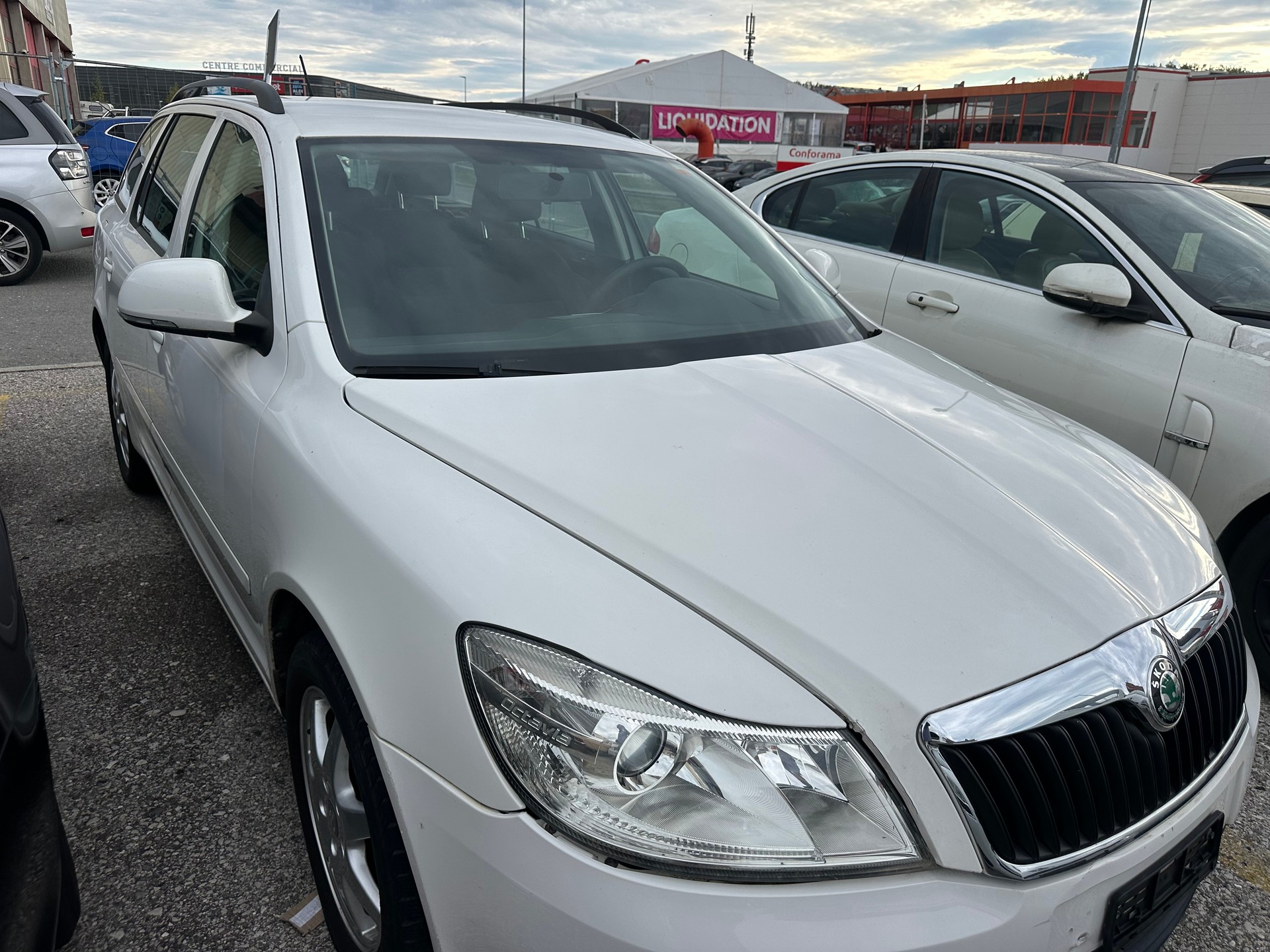 SKODA Octavia Combi 1.8 TSI Laurin & Klement 4x4-image-5