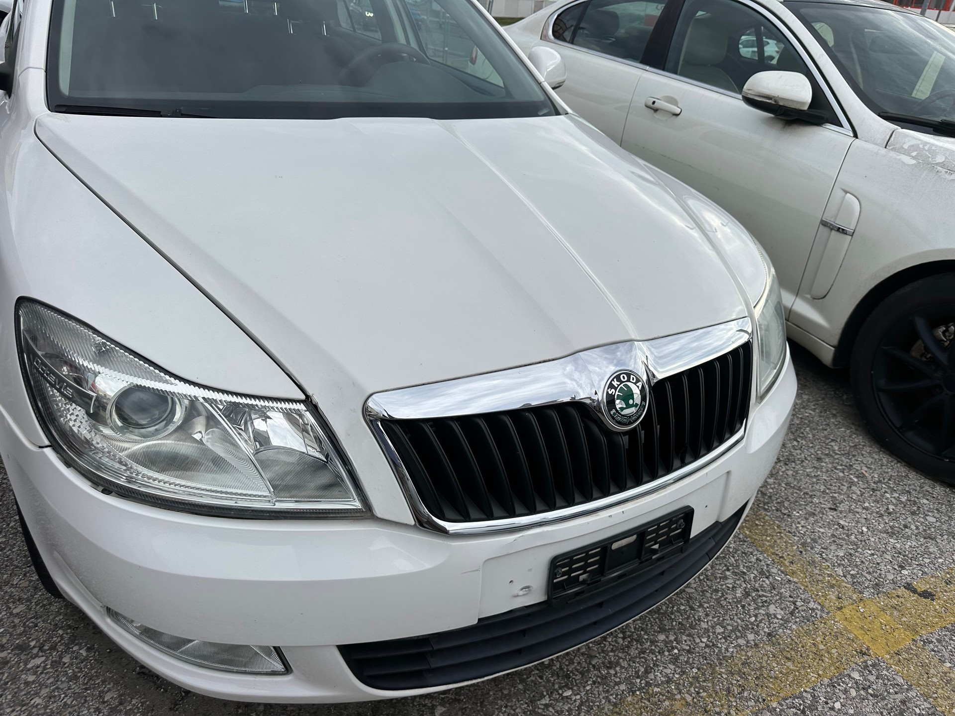 SKODA Octavia Combi 1.8 TSI Laurin & Klement 4x4-image-3