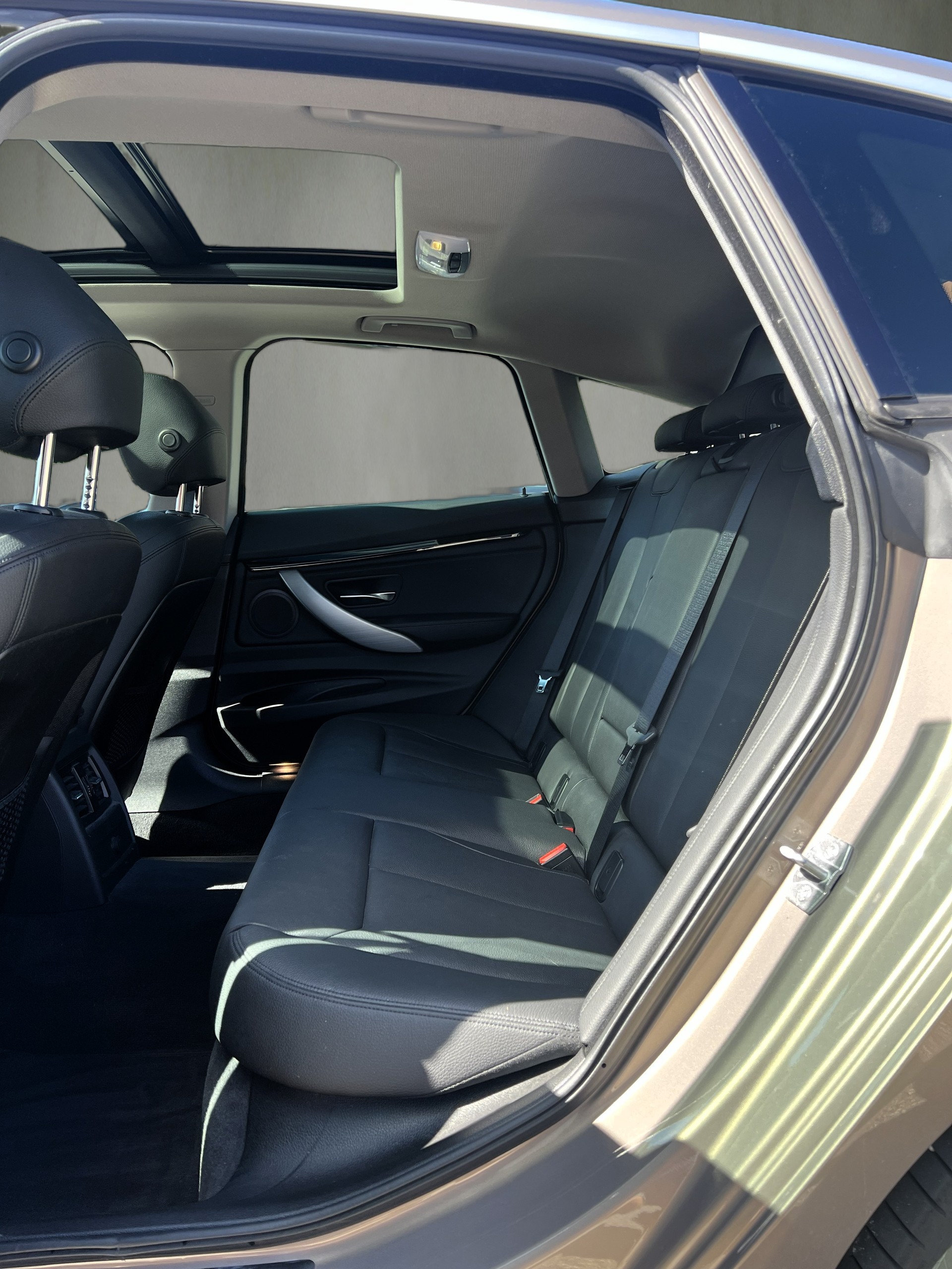 BMW 335i GT xDrive Sport Line Steptronic-image-11