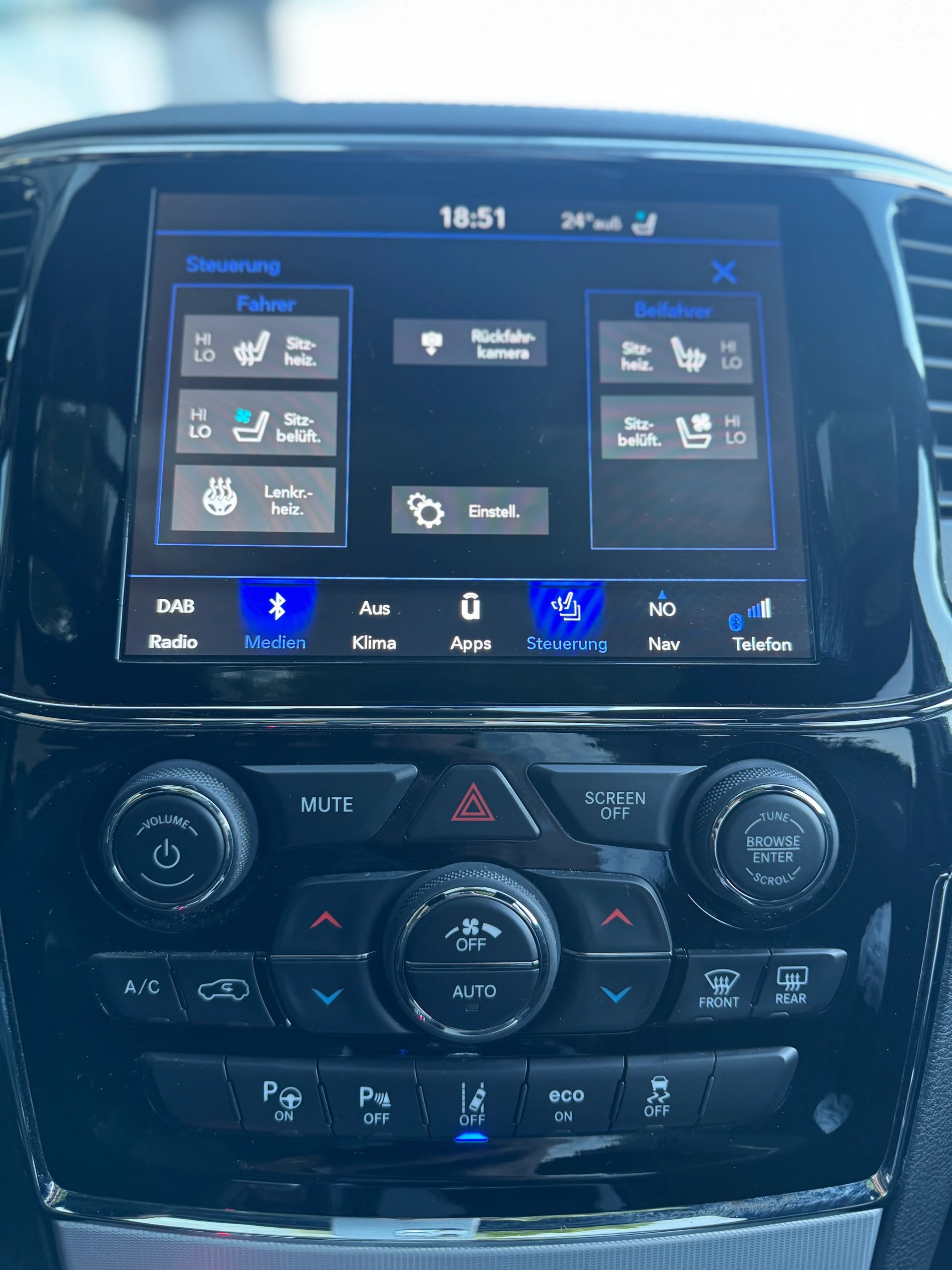 JEEP 6.4 V8 HEMI SRT8-image-13