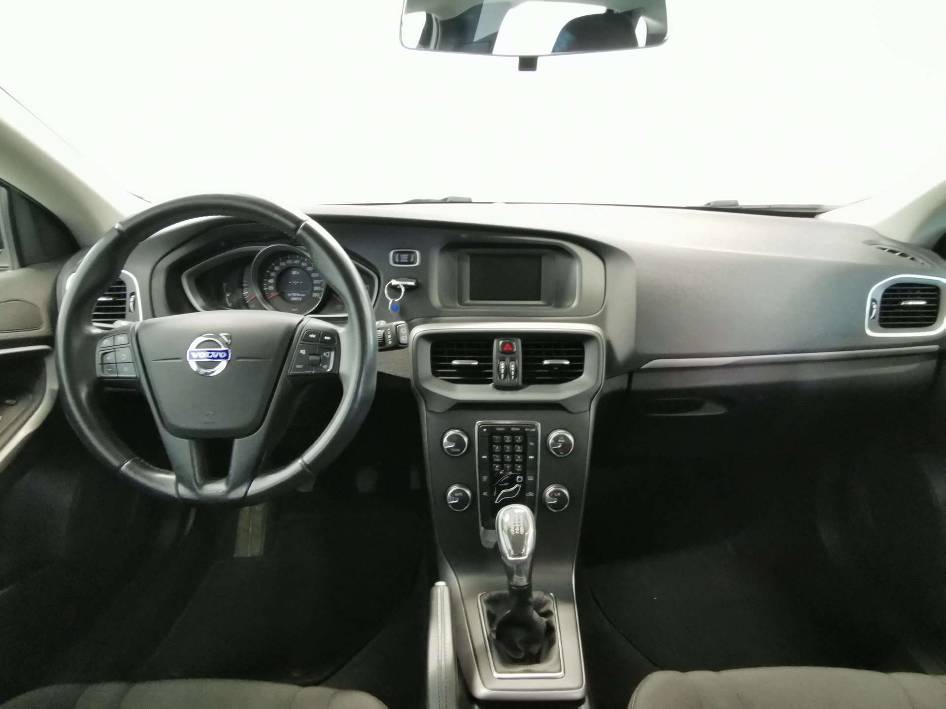 VOLVO V40 D2 Momentum-image-10