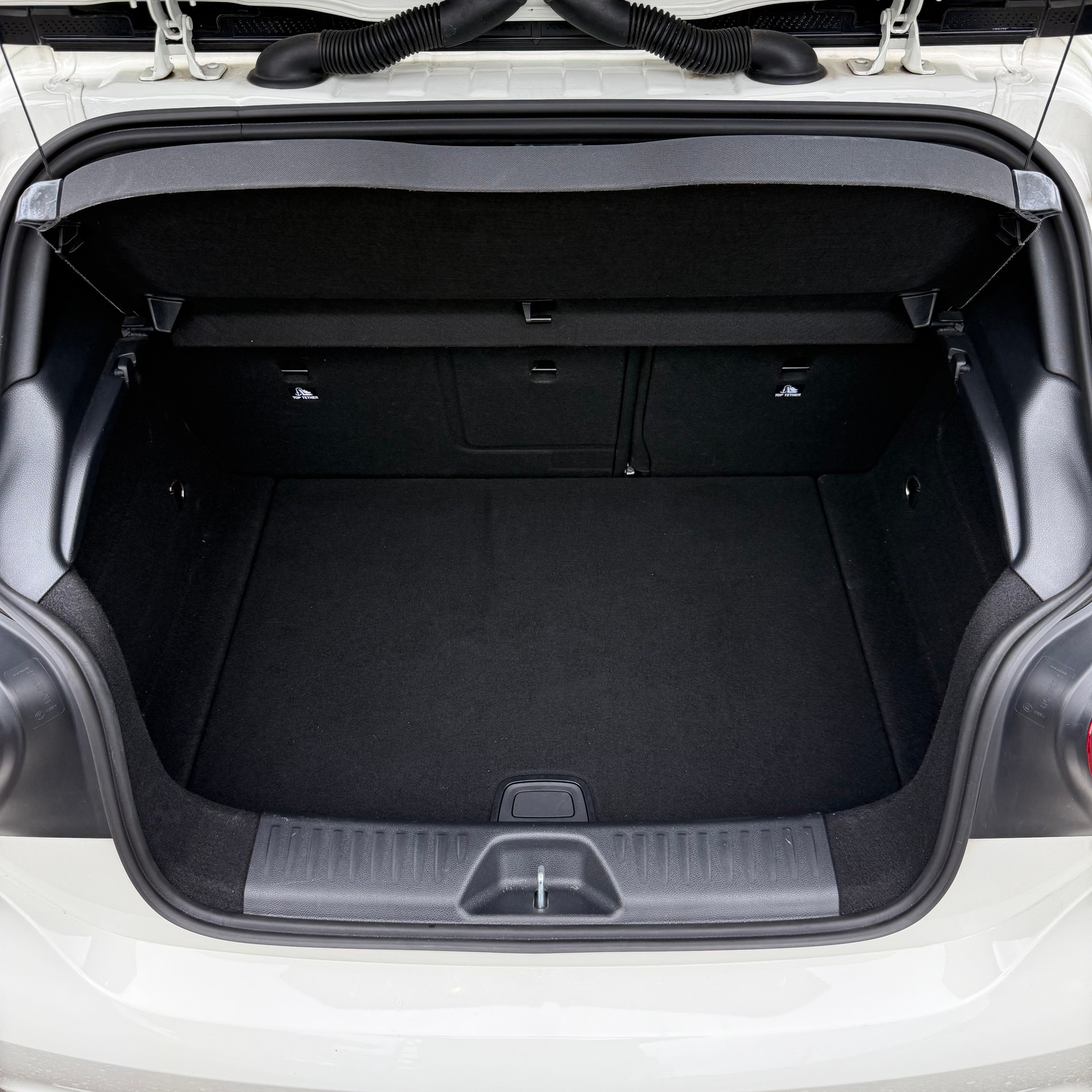 MERCEDES-BENZ A 250 AMG Line 7G-DCT *PANORAMA-DACH*-image-24