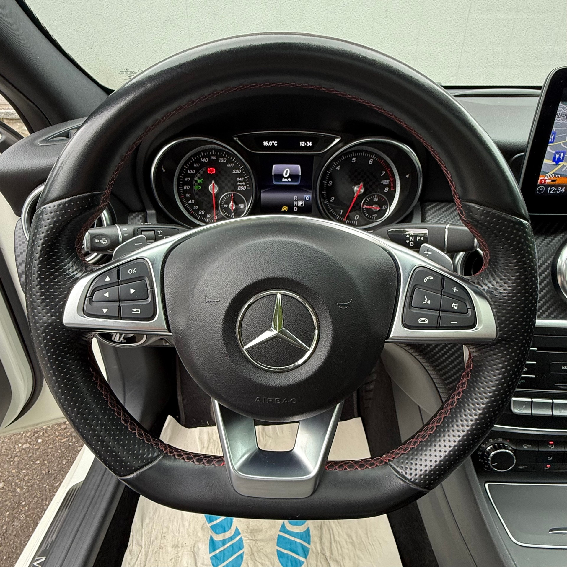 MERCEDES-BENZ A 250 AMG Line 7G-DCT *PANORAMA-DACH*-image-13