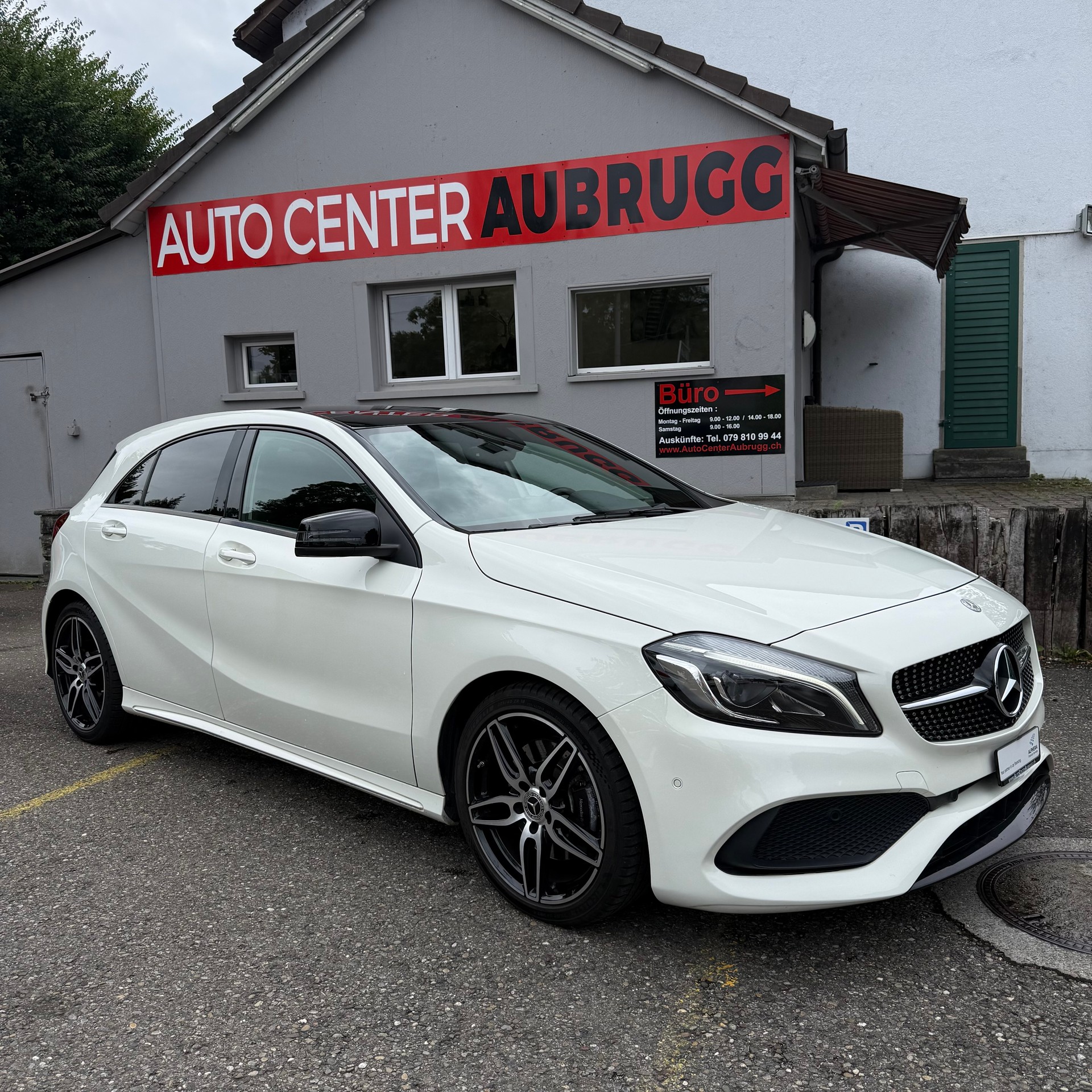 MERCEDES-BENZ A 250 AMG Line 7G-DCT *PANORAMA-DACH*