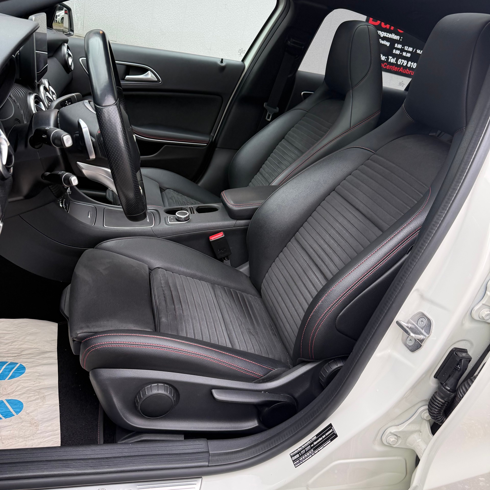 MERCEDES-BENZ A 250 AMG Line 7G-DCT *PANORAMA-DACH*-image-9