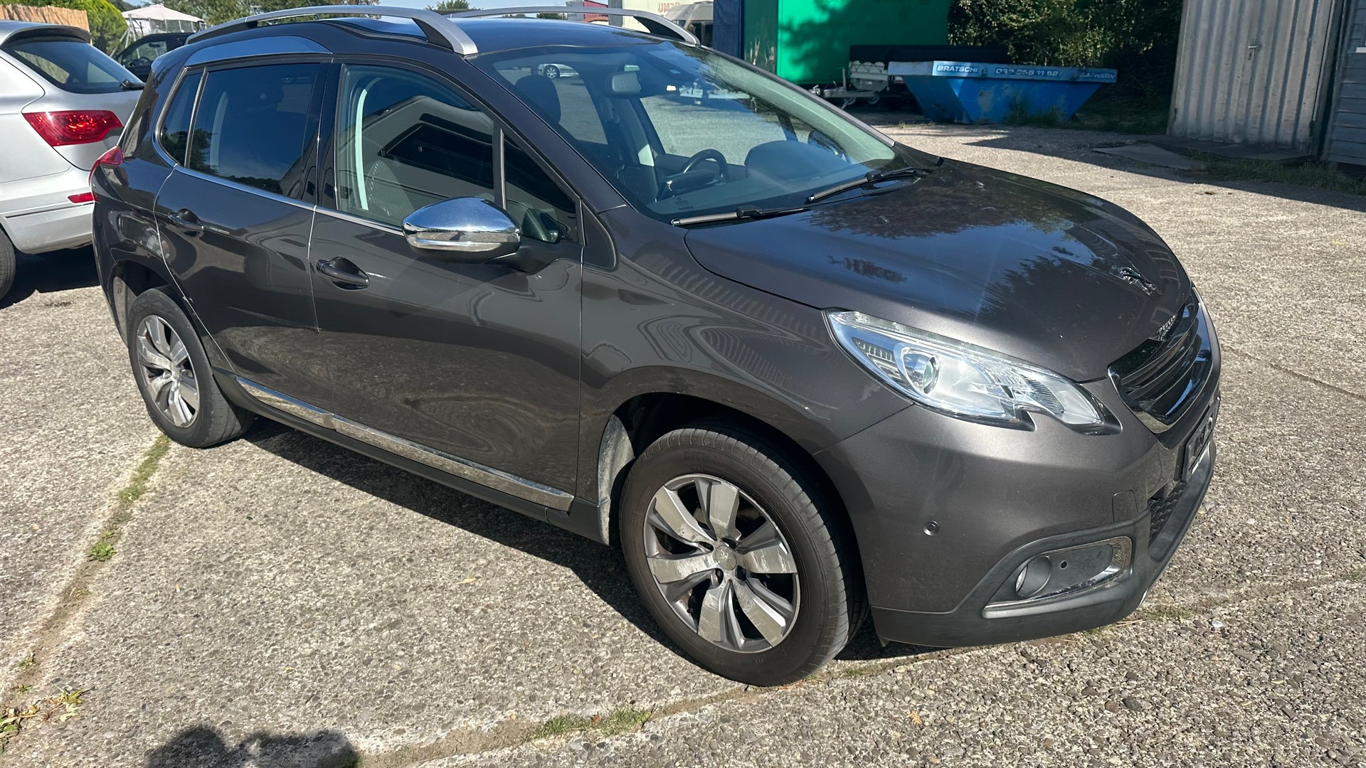 PEUGEOT 2008 1.2 PureTech Allure-image-2