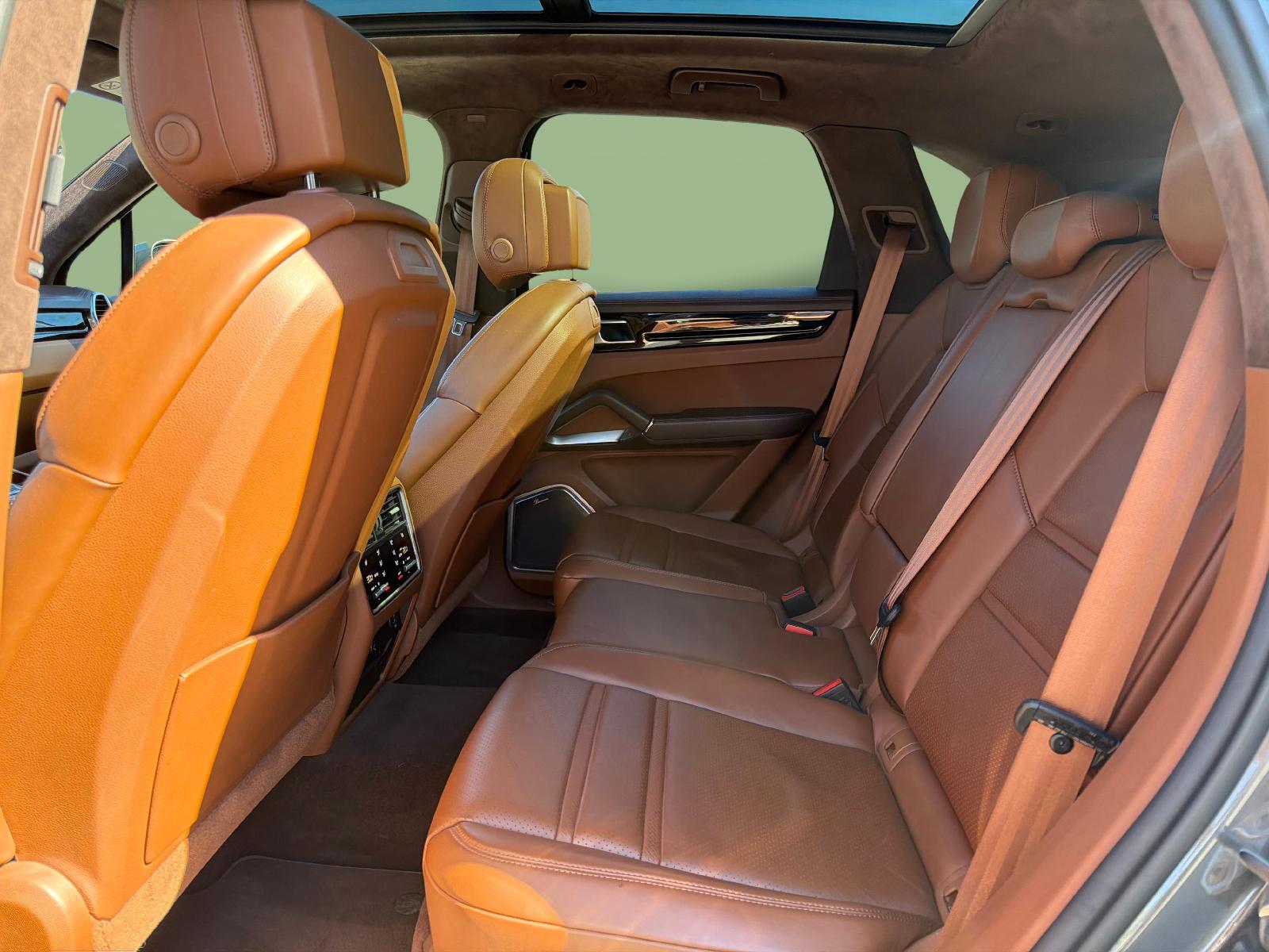 PORSCHE Cayenne 4.0 V8 Turbo-image-12