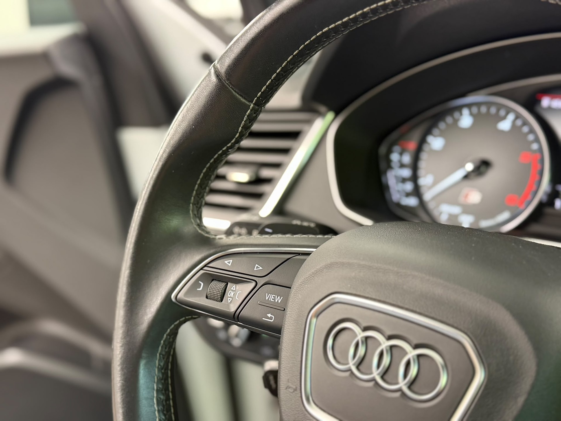AUDI SQ5 TDI quattro tiptronic-image-29