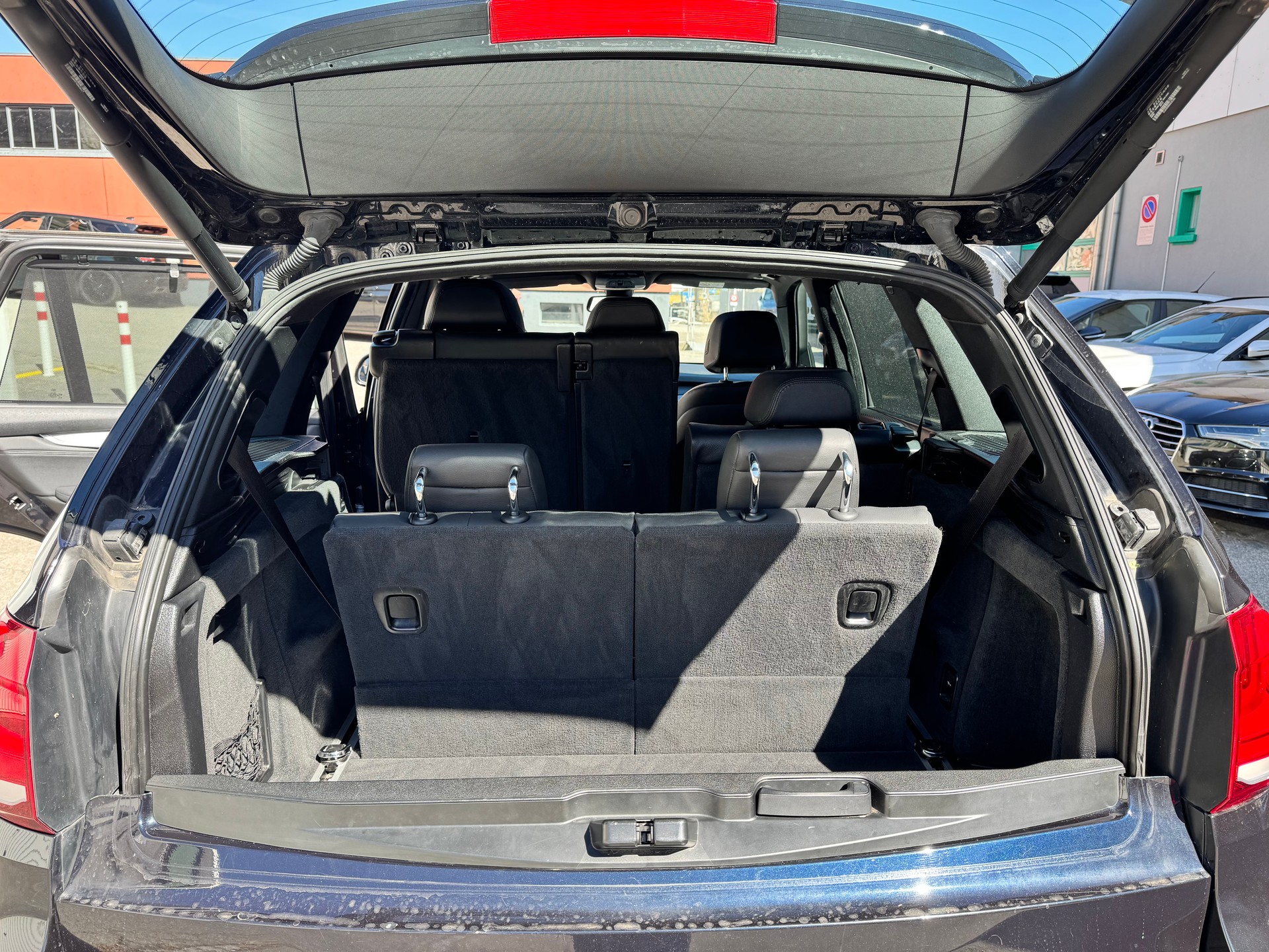 BMW X5 xDrive 50i Steptronic-image-11