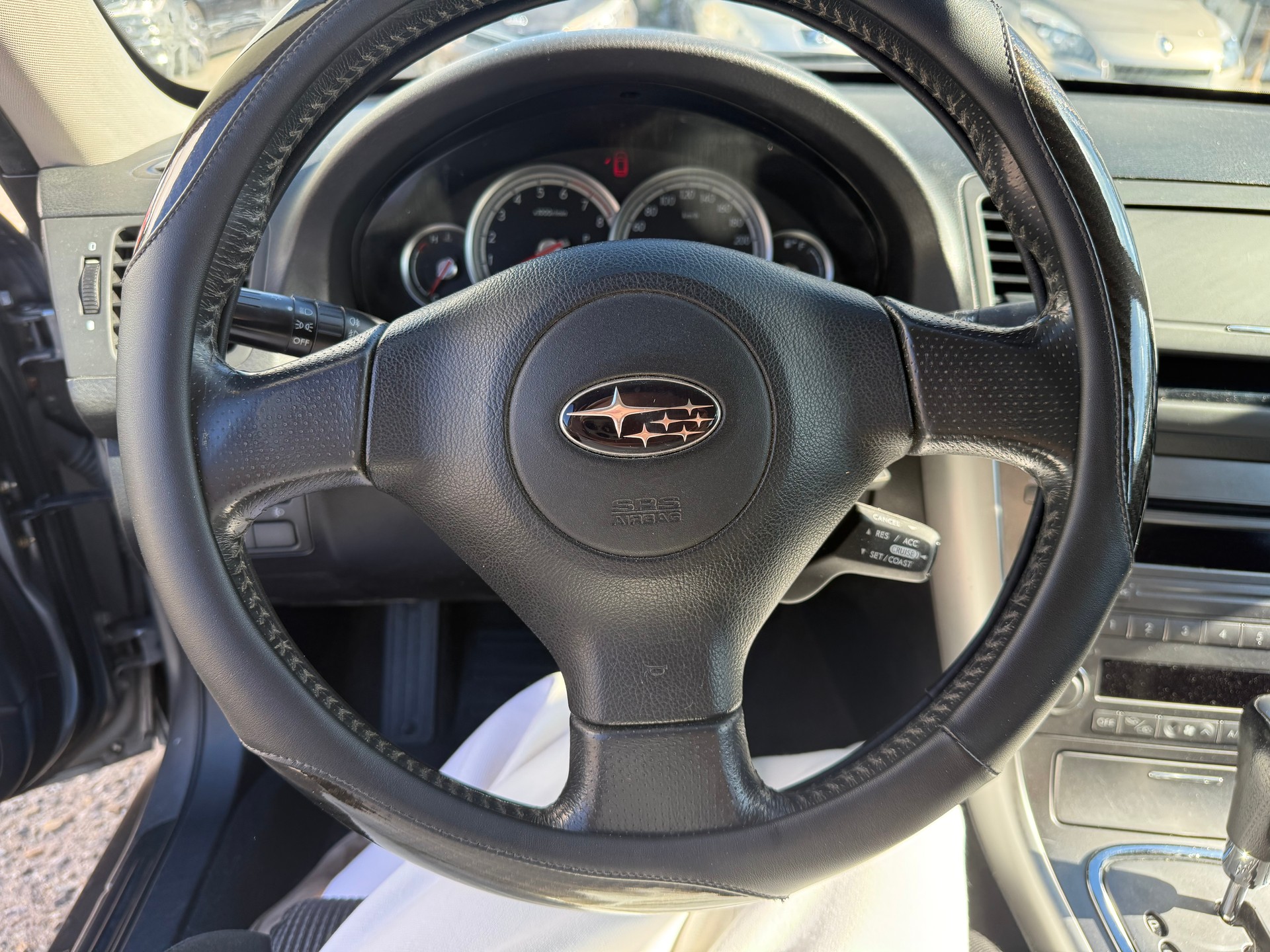 SUBARU Outback 2.5i AWD-image-8