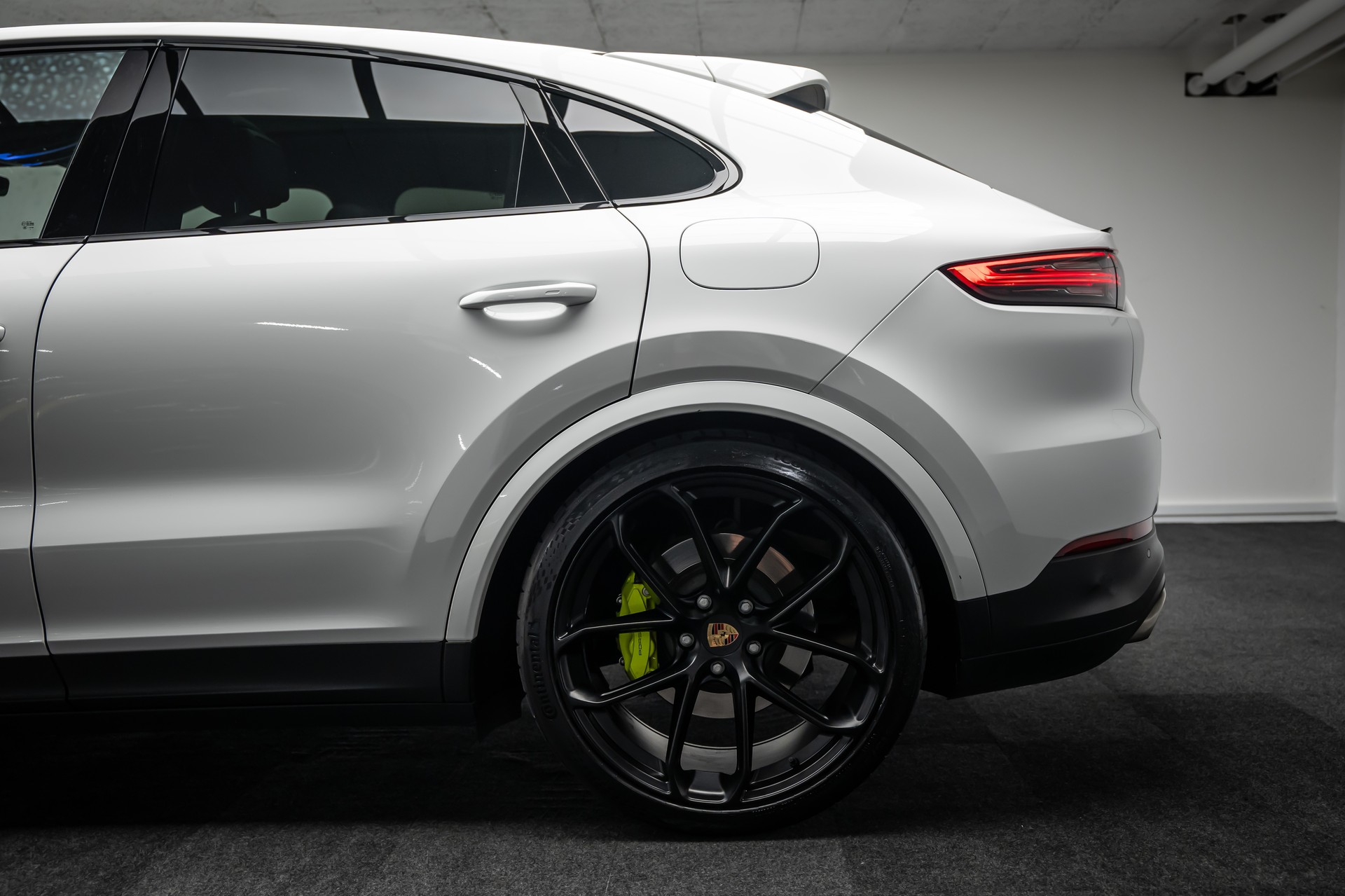 PORSCHE Cayenne Coupé E-Hybrid * 22 ZOLL TURBO GT RÄDER * LEASING AB 578.- *-image-2
