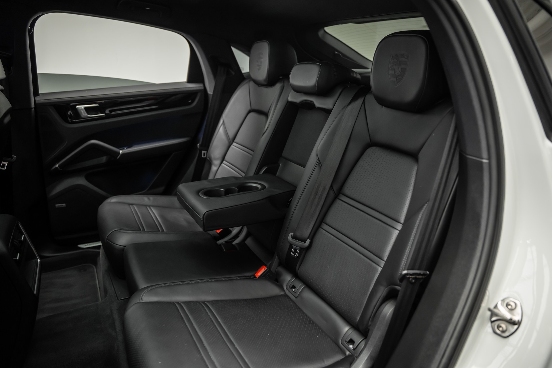 PORSCHE Cayenne Coupé E-Hybrid * 22 ZOLL TURBO GT RÄDER * LEASING AB 578.- *-image-16
