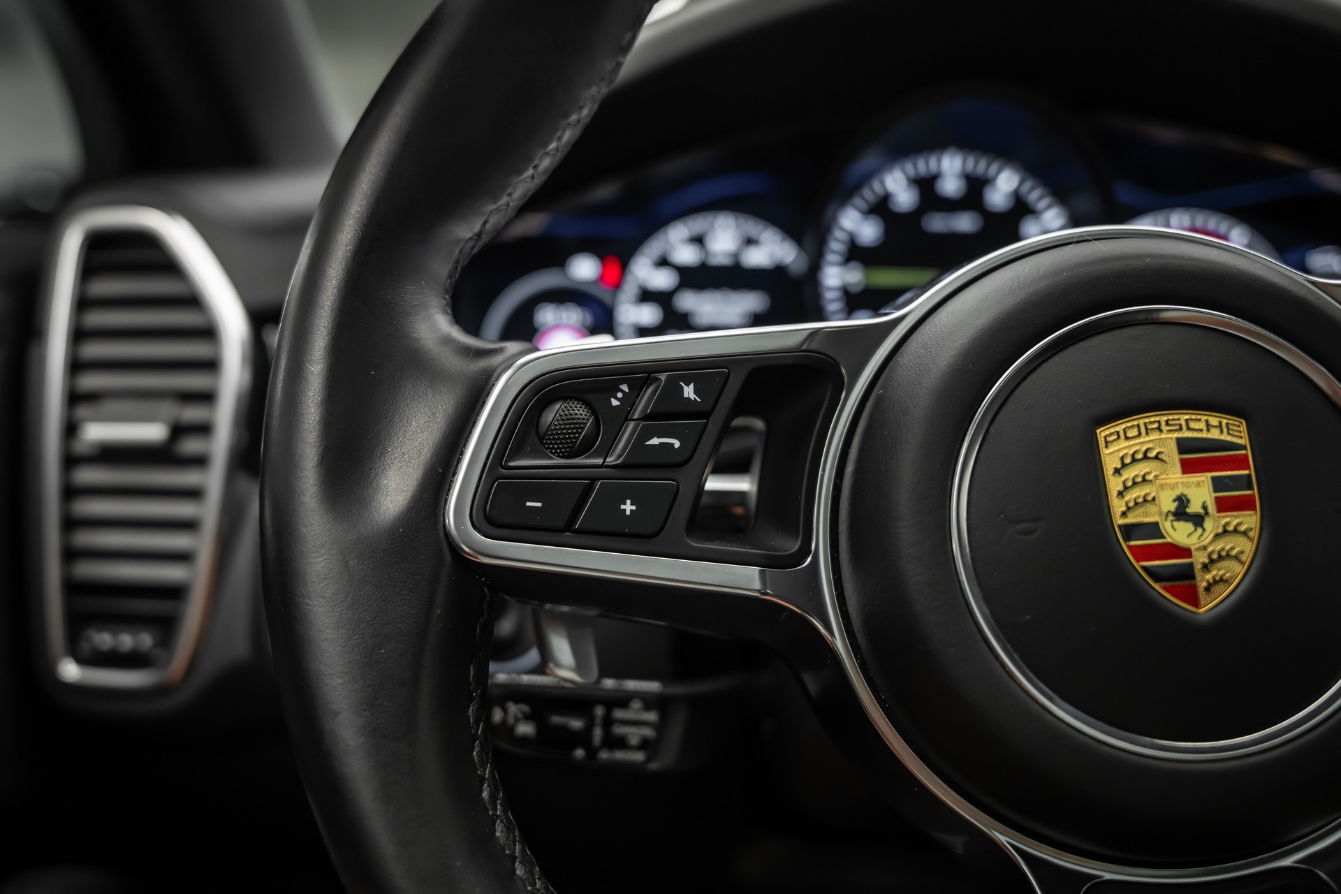 PORSCHE Cayenne Coupé E-Hybrid * 22 ZOLL TURBO GT RÄDER * LEASING AB 578.- *-image-24
