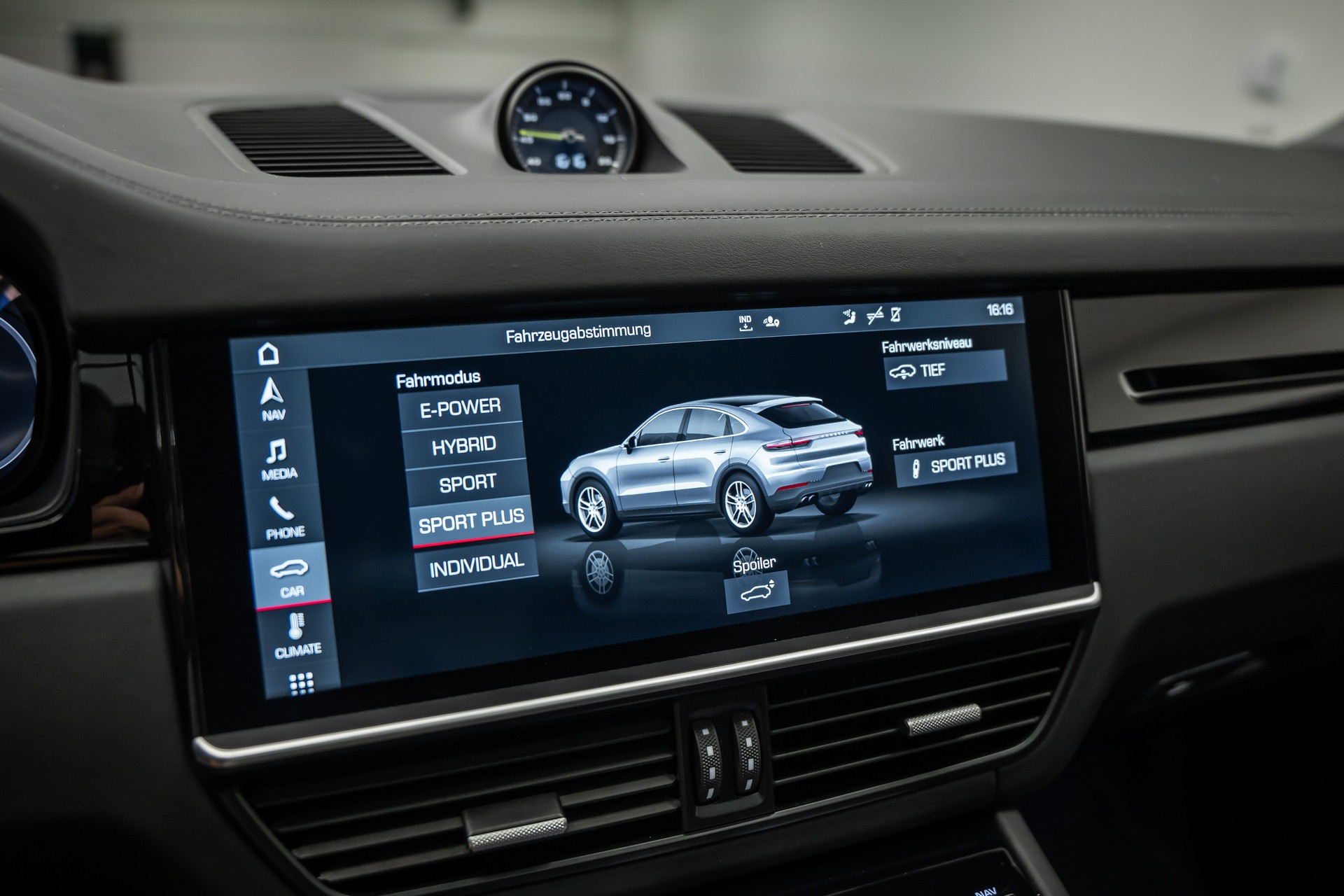PORSCHE Cayenne Coupé E-Hybrid * 22 ZOLL TURBO GT RÄDER * LEASING AB 578.- *-image-29
