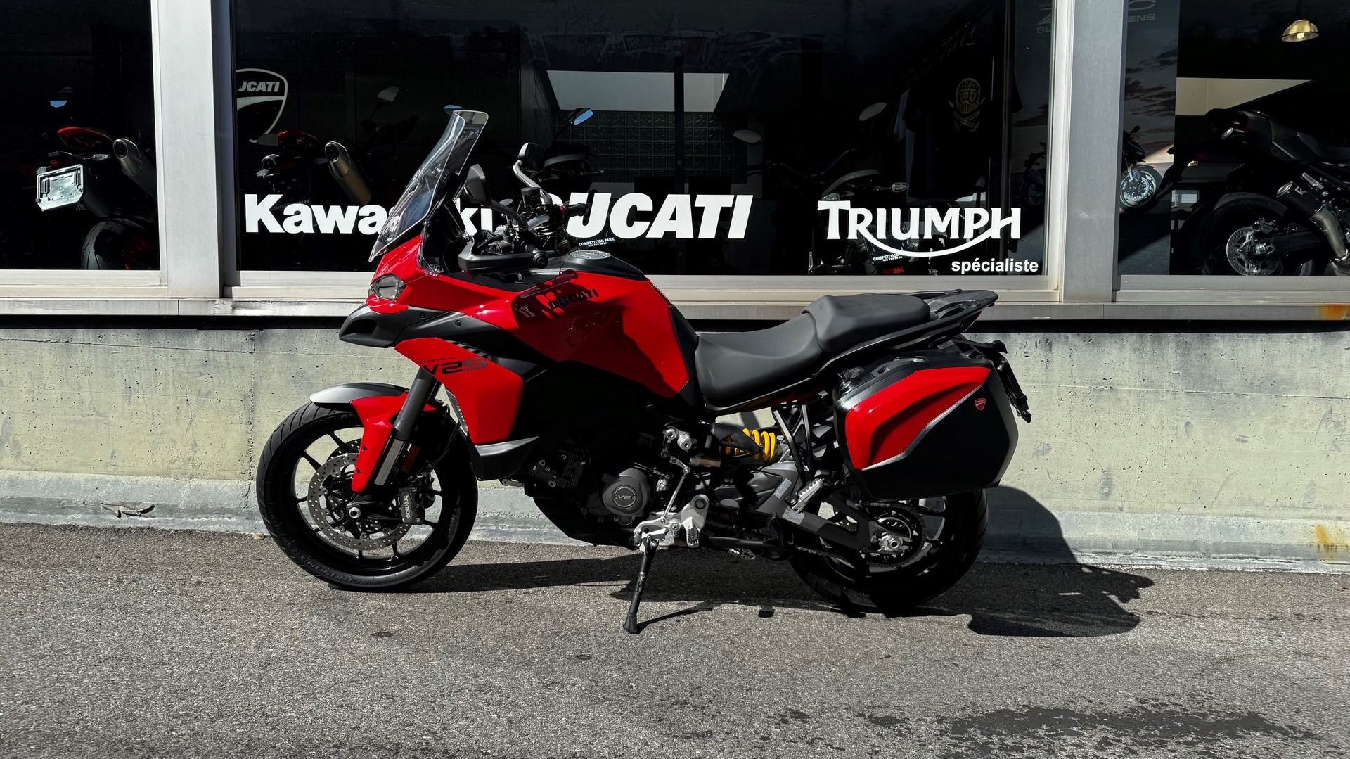 DUCATI Multistrada V2 S Travel-showroom-element-1