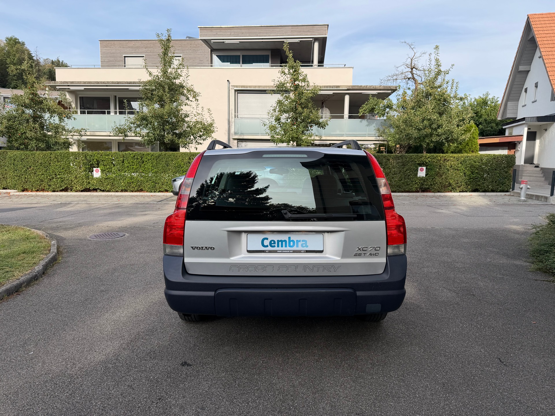 VOLVO XC70 2.5T AWD-image-6