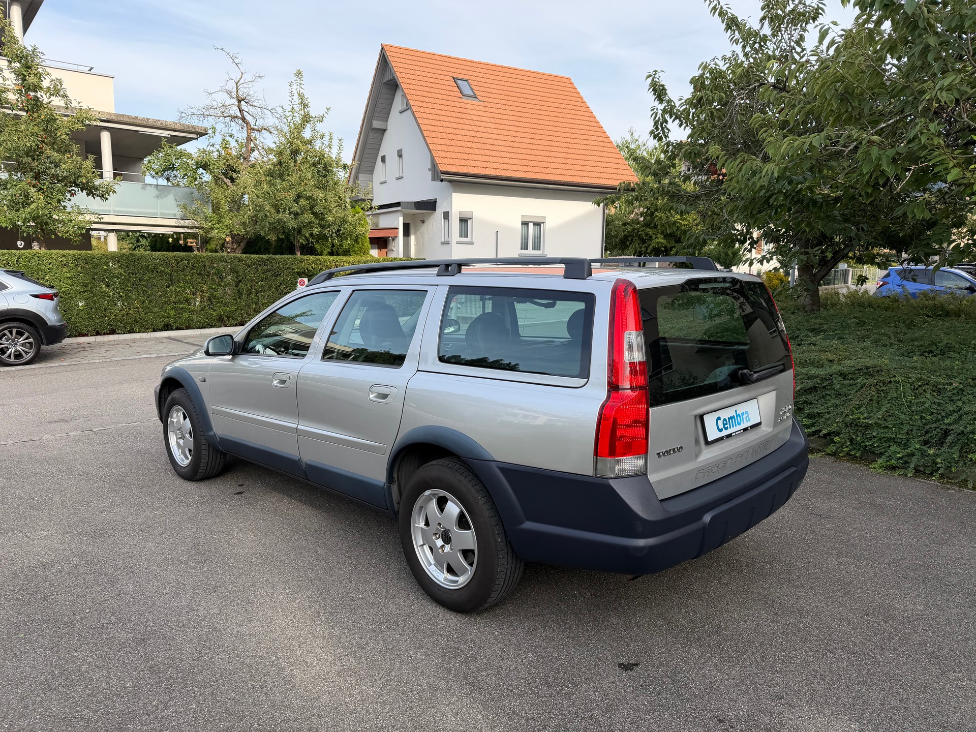 VOLVO XC70 2.5T AWD-image-4