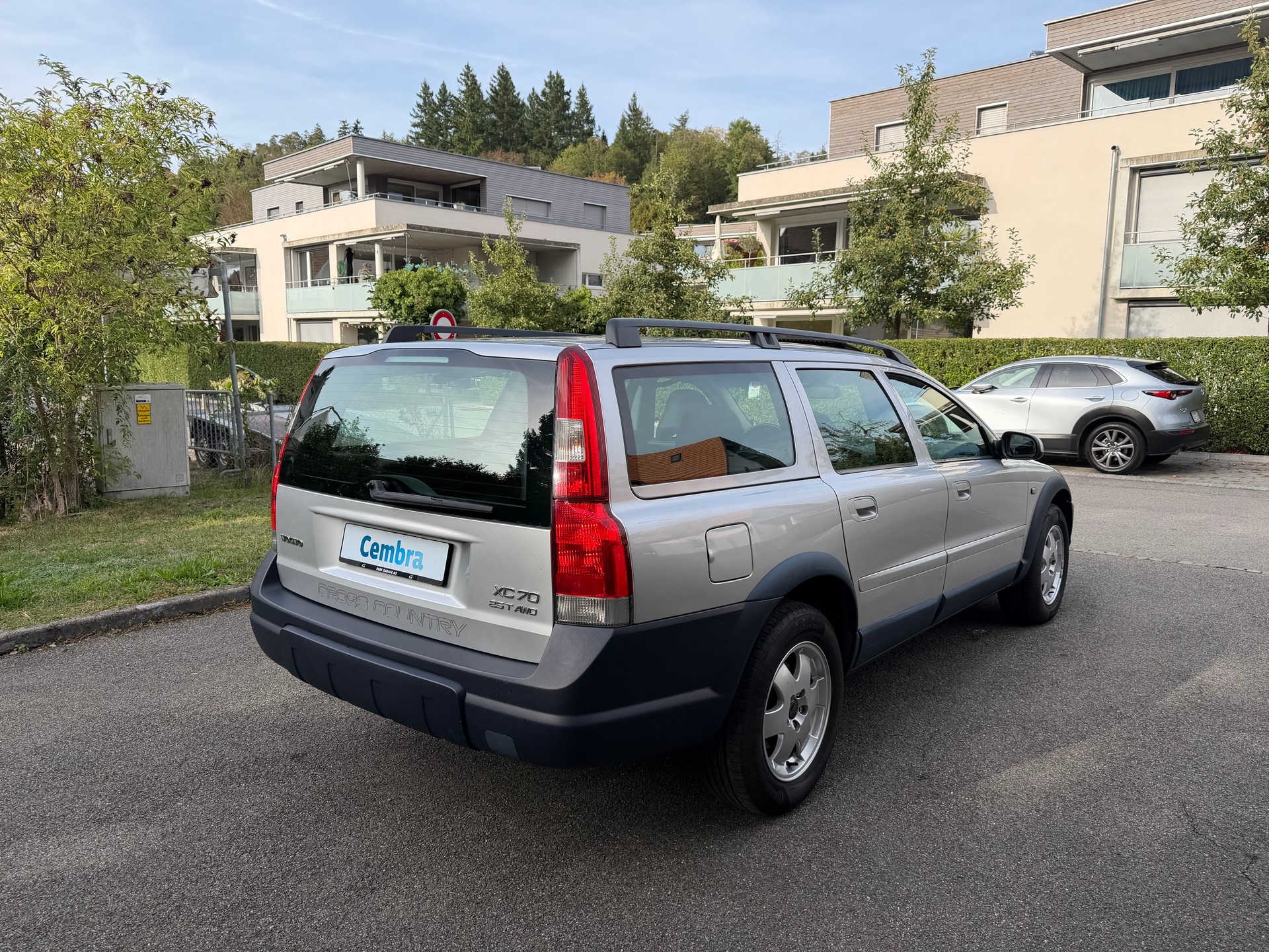 VOLVO XC70 2.5T AWD-image-7
