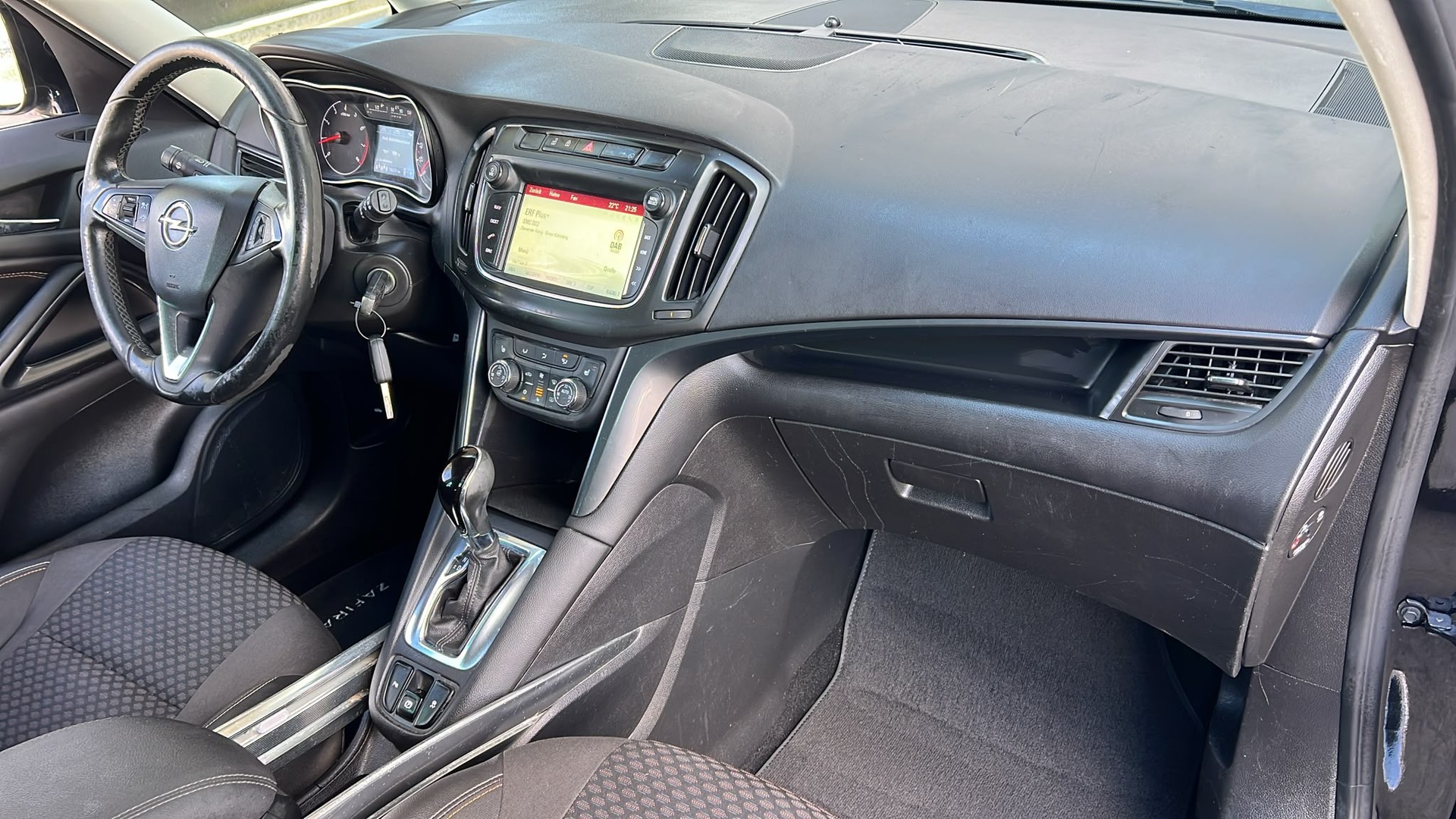 OPEL Zafira 1.6i 16V Turbo Excellence Automatic-image-9