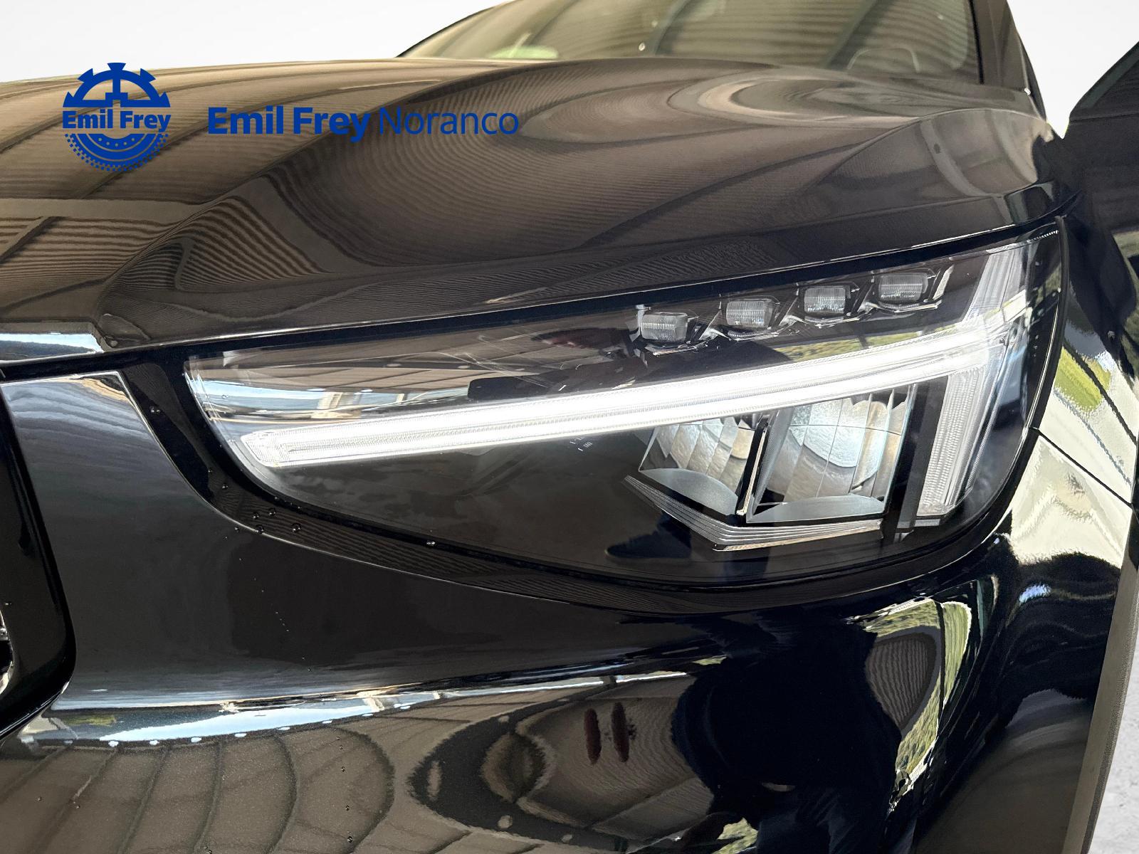 VOLVO XC40 2.0 B3 MH Plus Dark-image-16