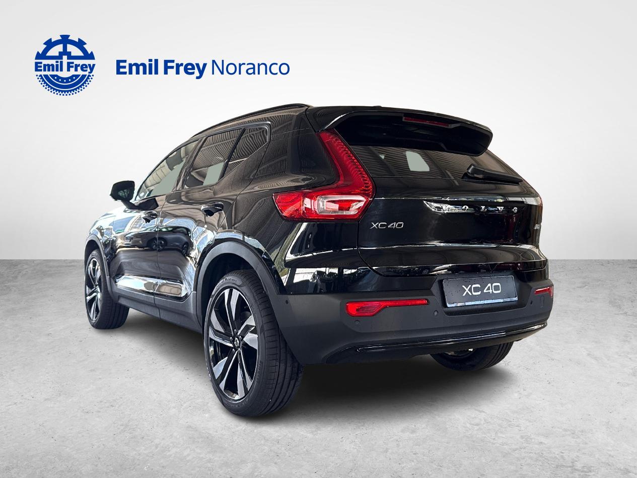 VOLVO XC40 2.0 B3 MH Plus Dark-image-4