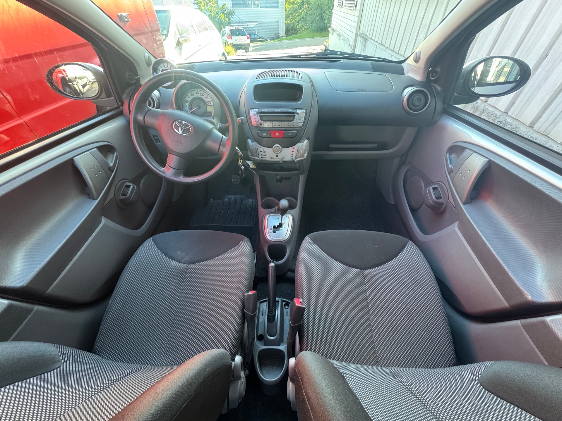 TOYOTA Aygo 1.0 Automat / Nur 77‘300 KM-image-12