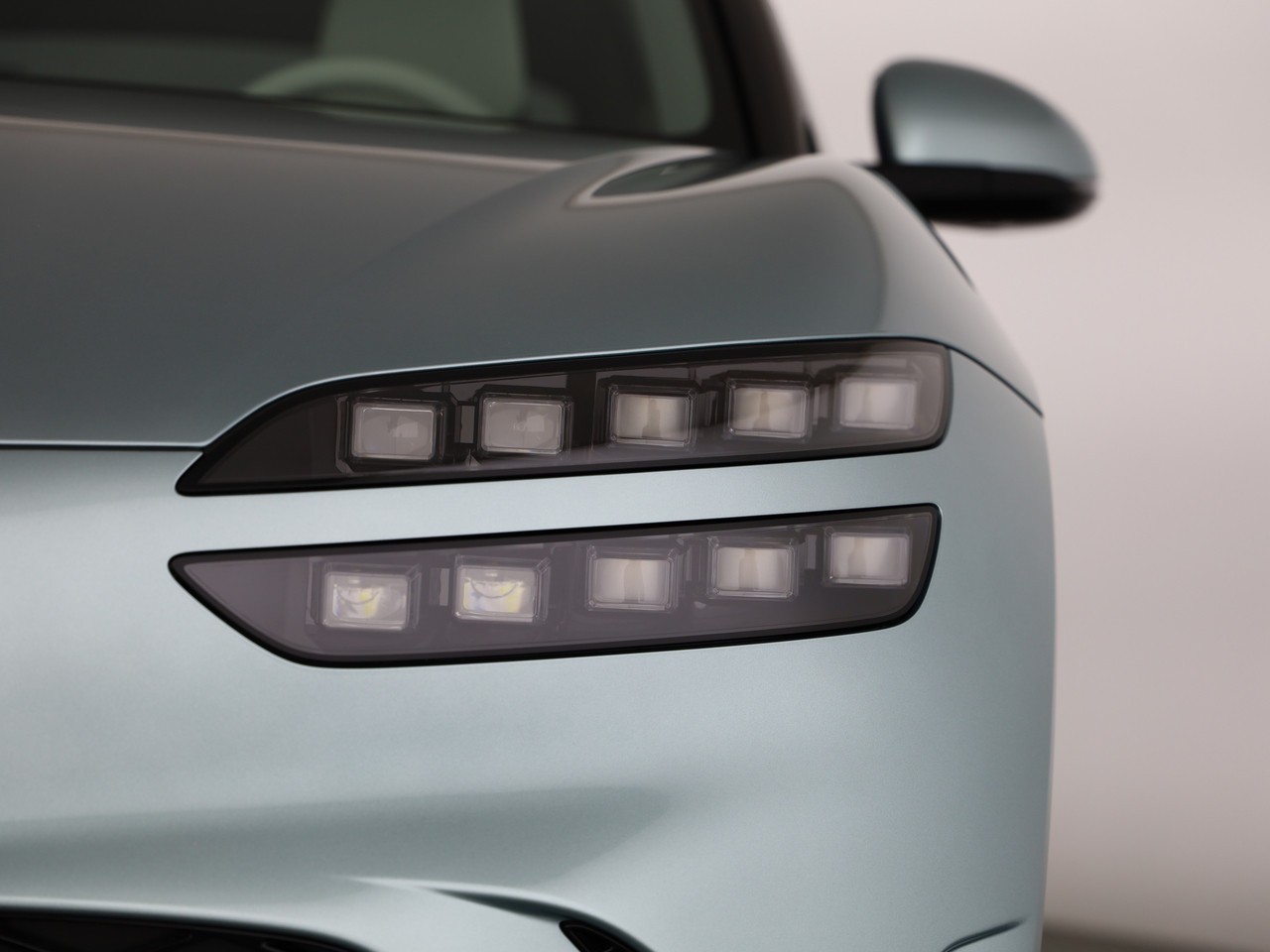 GENESIS GV60 77.4 kWh Premium-image-12