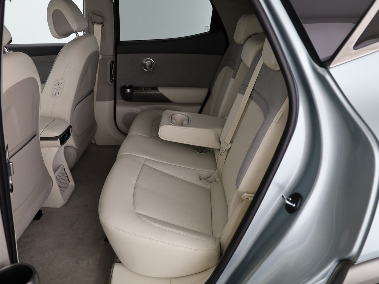 GENESIS GV60 77.4 kWh Premium-image-4