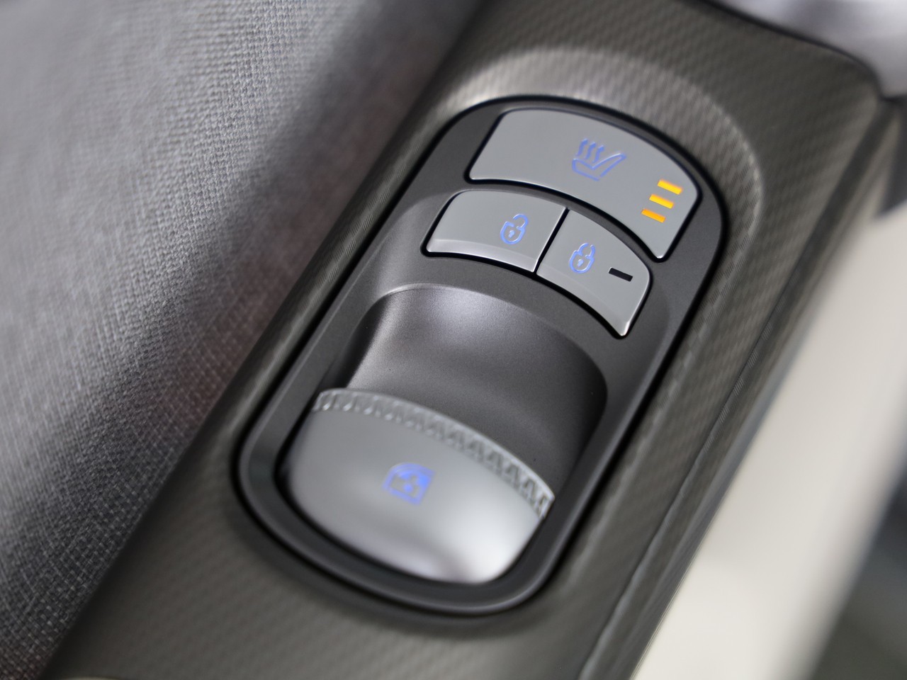 GENESIS GV60 77.4 kWh Premium-image-16