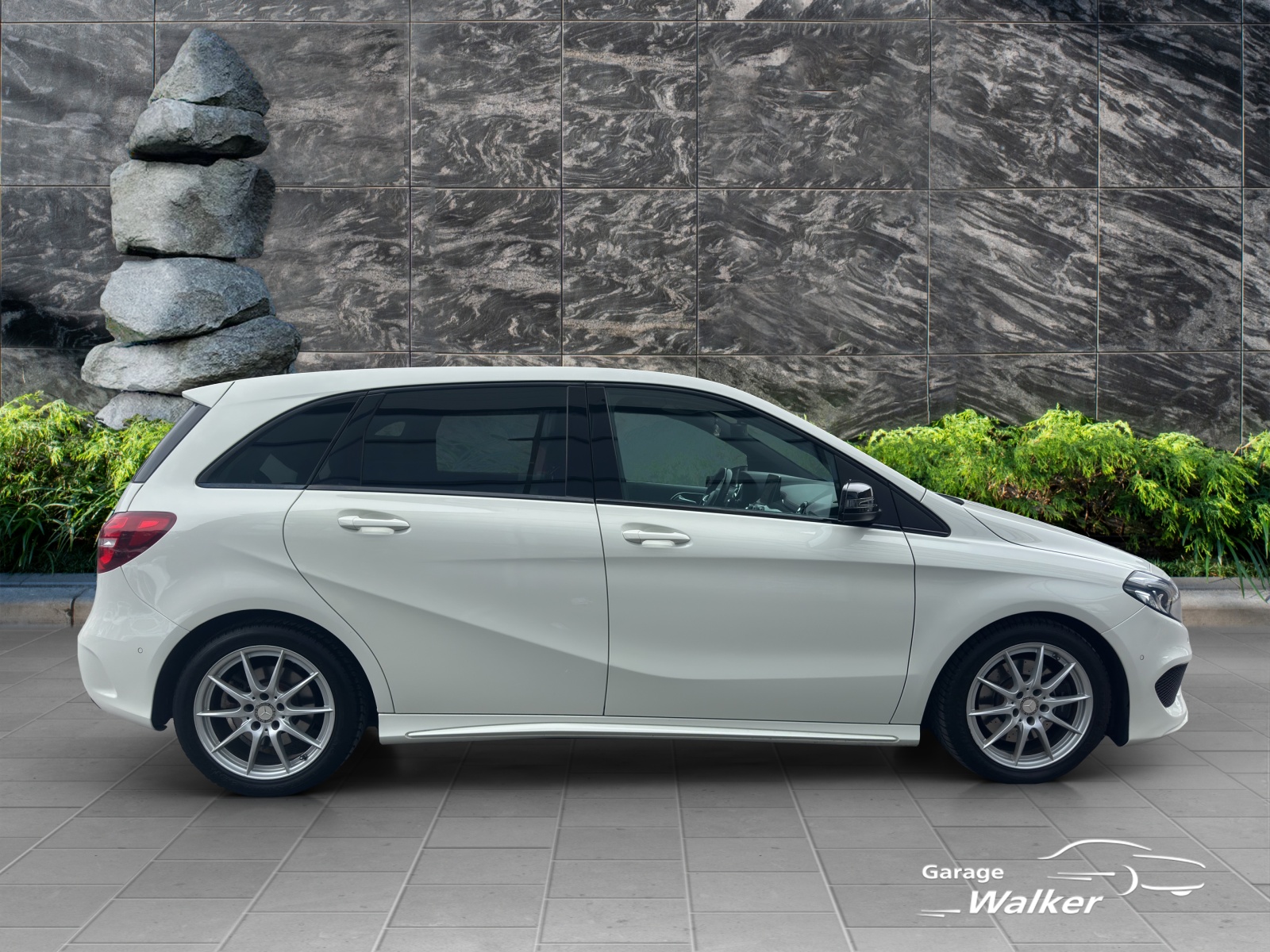 MERCEDES-BENZ B 250 AMG Line 4Matic 7G-DCT-image-6