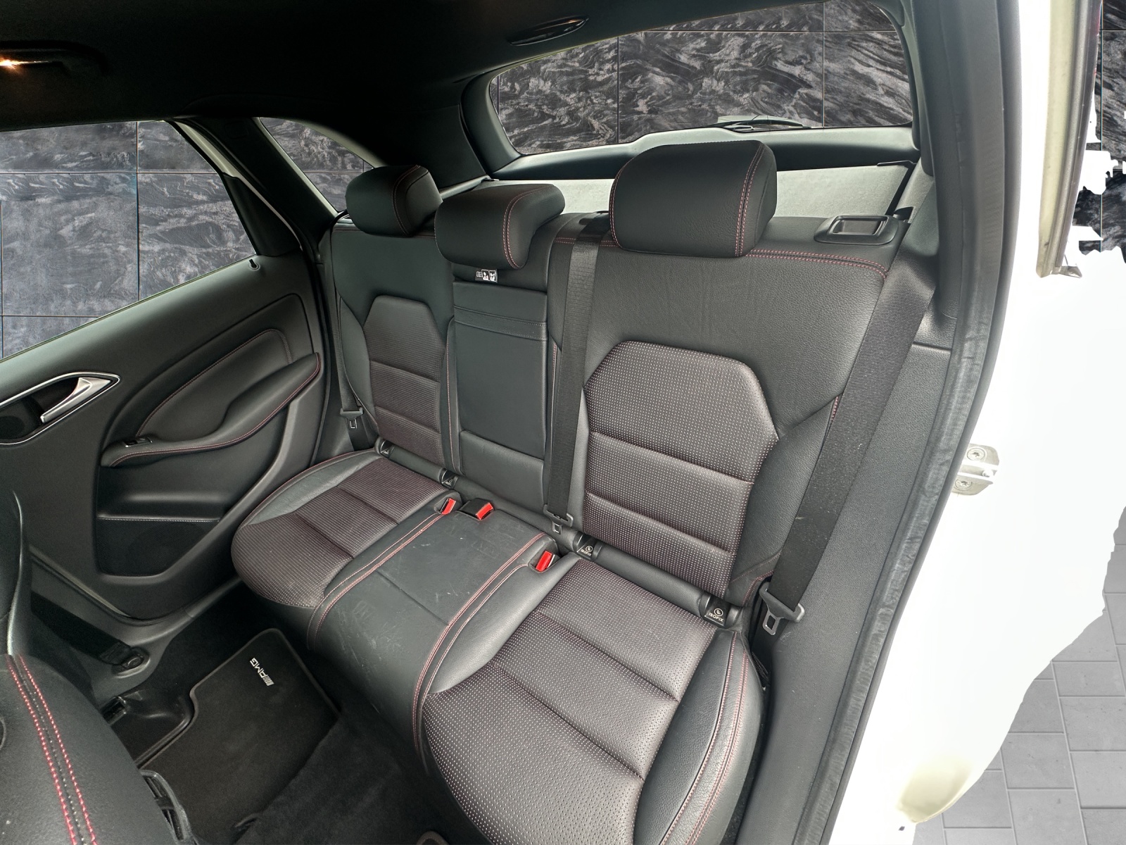 MERCEDES-BENZ B 250 AMG Line 4Matic 7G-DCT-image-14