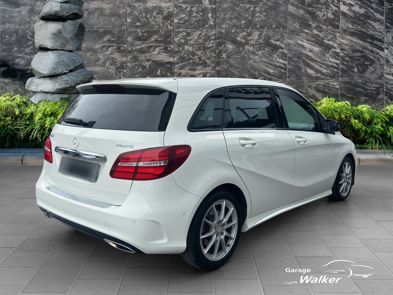 MERCEDES-BENZ B 250 AMG Line 4Matic 7G-DCT-image-5