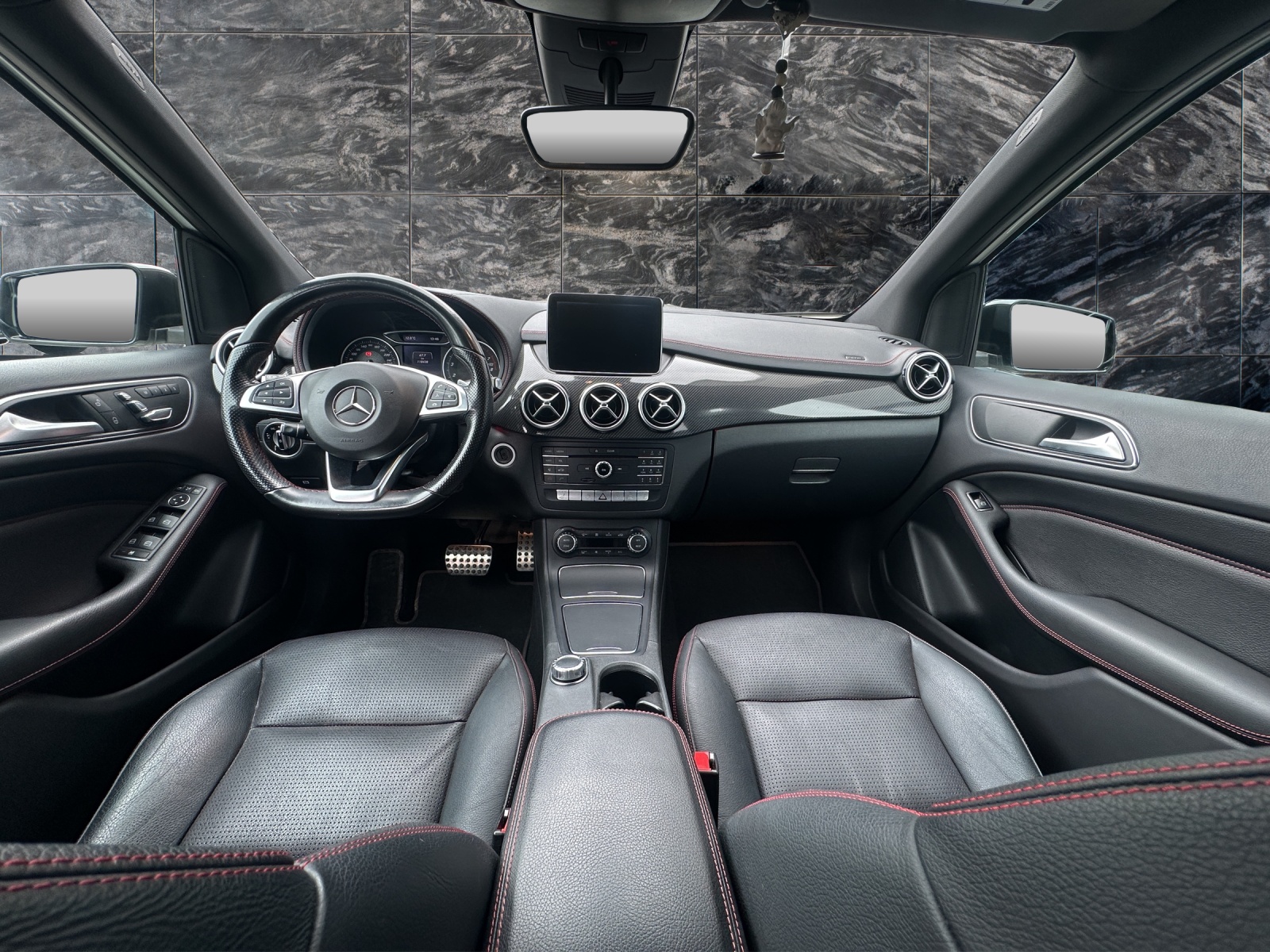 MERCEDES-BENZ B 250 AMG Line 4Matic 7G-DCT-image-11