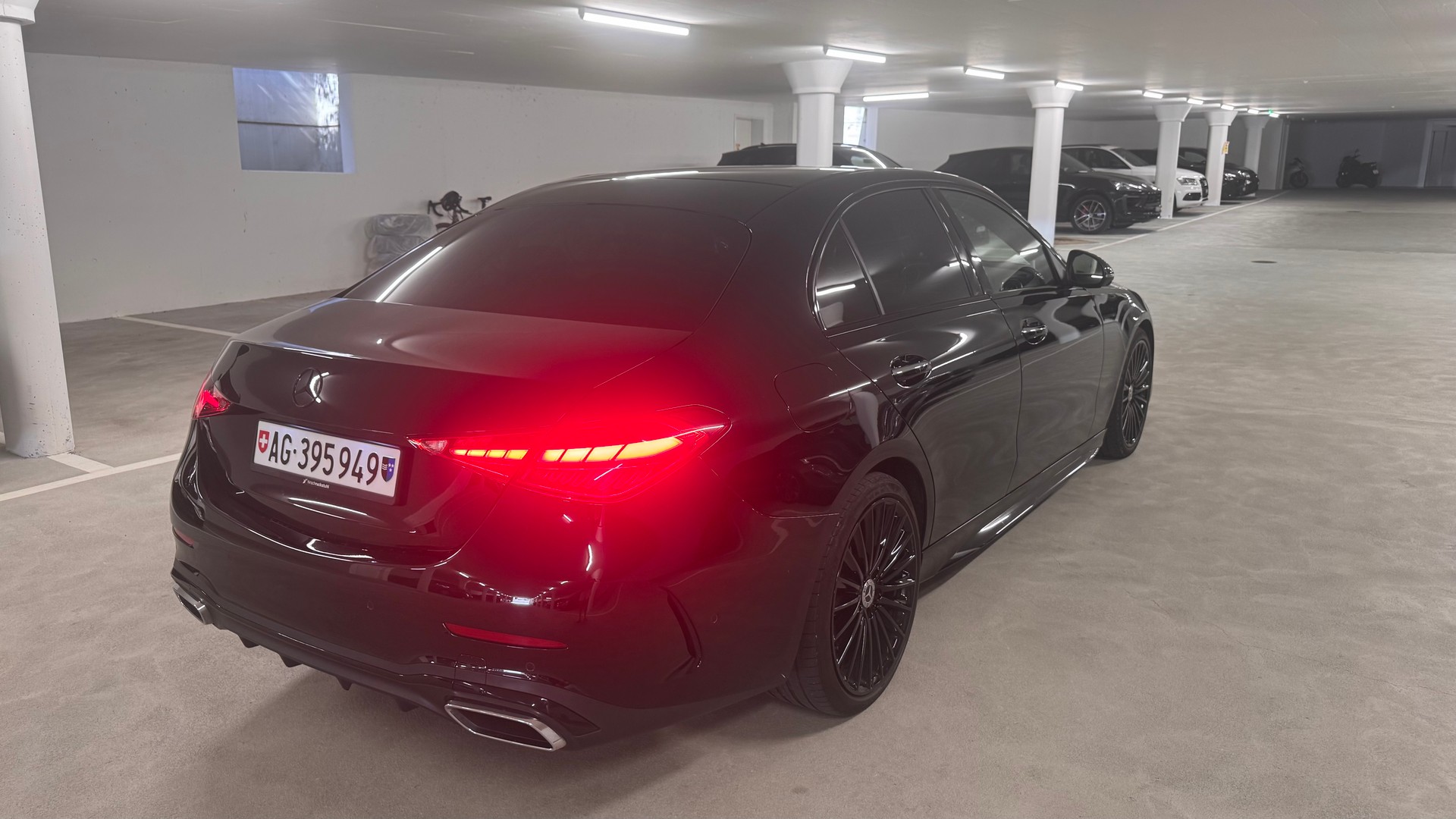 MERCEDES-BENZ C 300 AMG Line 4matic-image-3