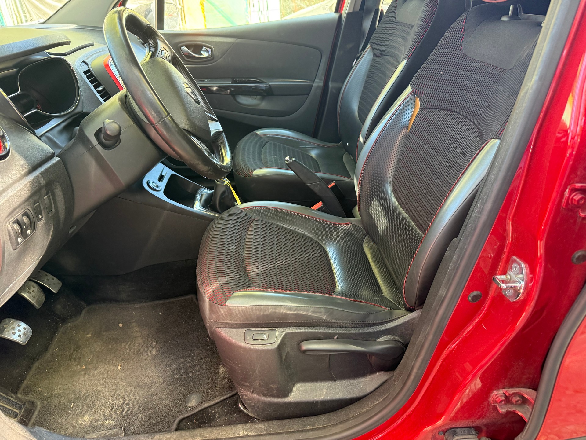 RENAULT Captur 1.2 T 16V Intens-image-8