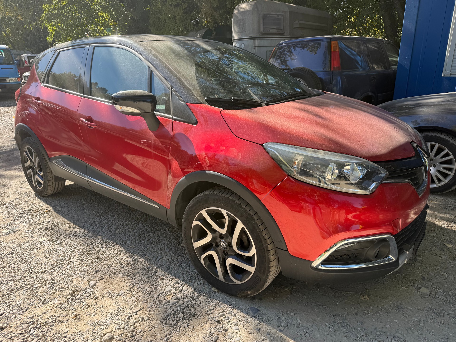RENAULT Captur 1.2 T 16V Intens-image-2
