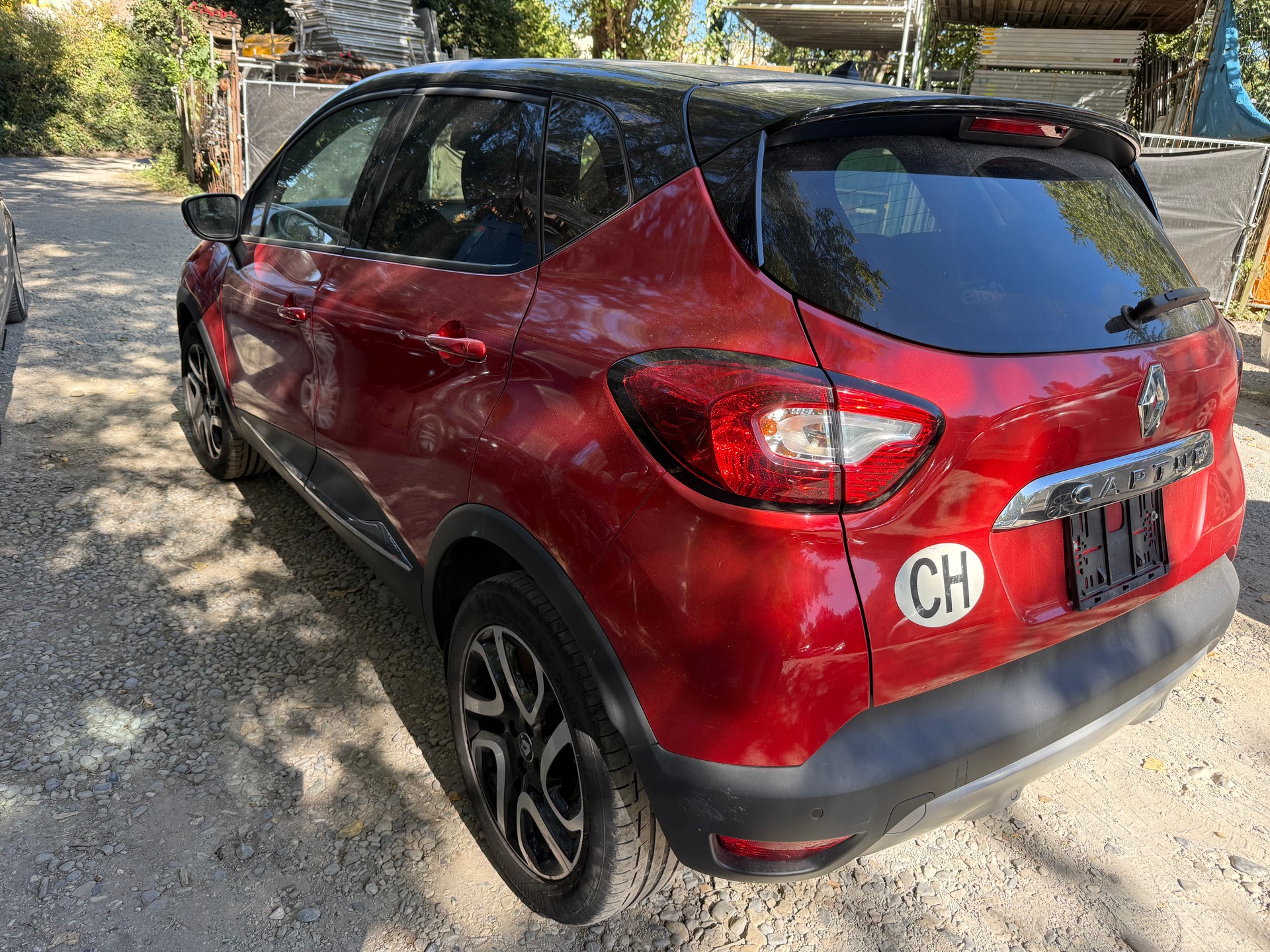 RENAULT Captur 1.2 T 16V Intens-image-4
