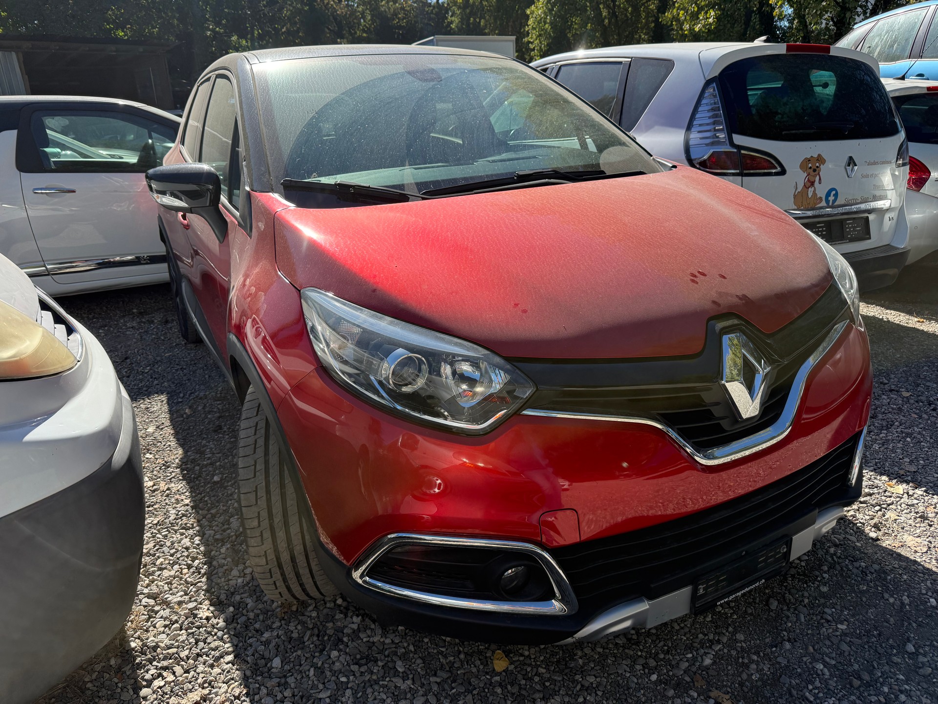 RENAULT Captur 1.2 T 16V Intens-image-1