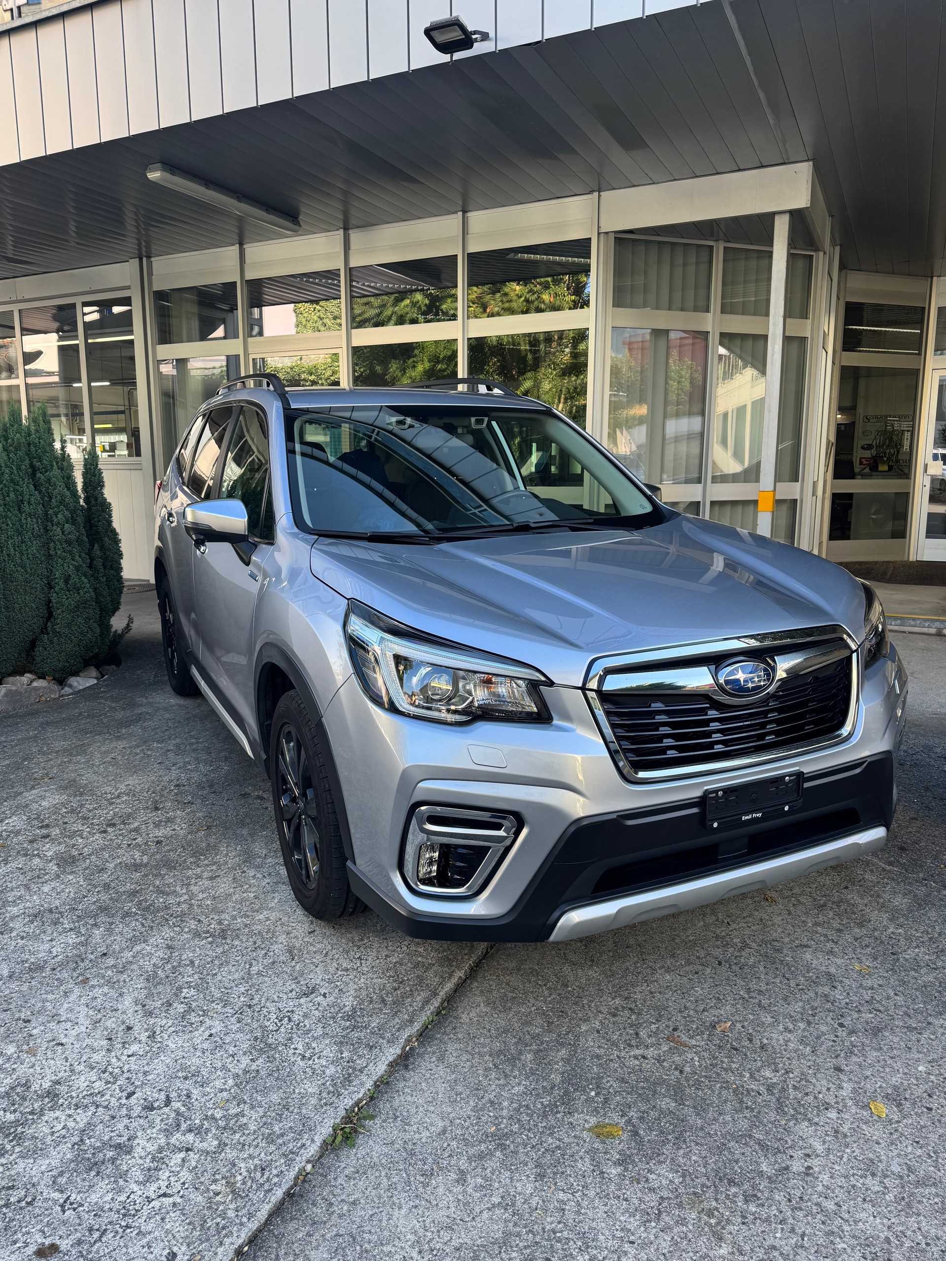 SUBARU Forester 2.0i e-Boxer Swiss Plus Lineartronic-image-0