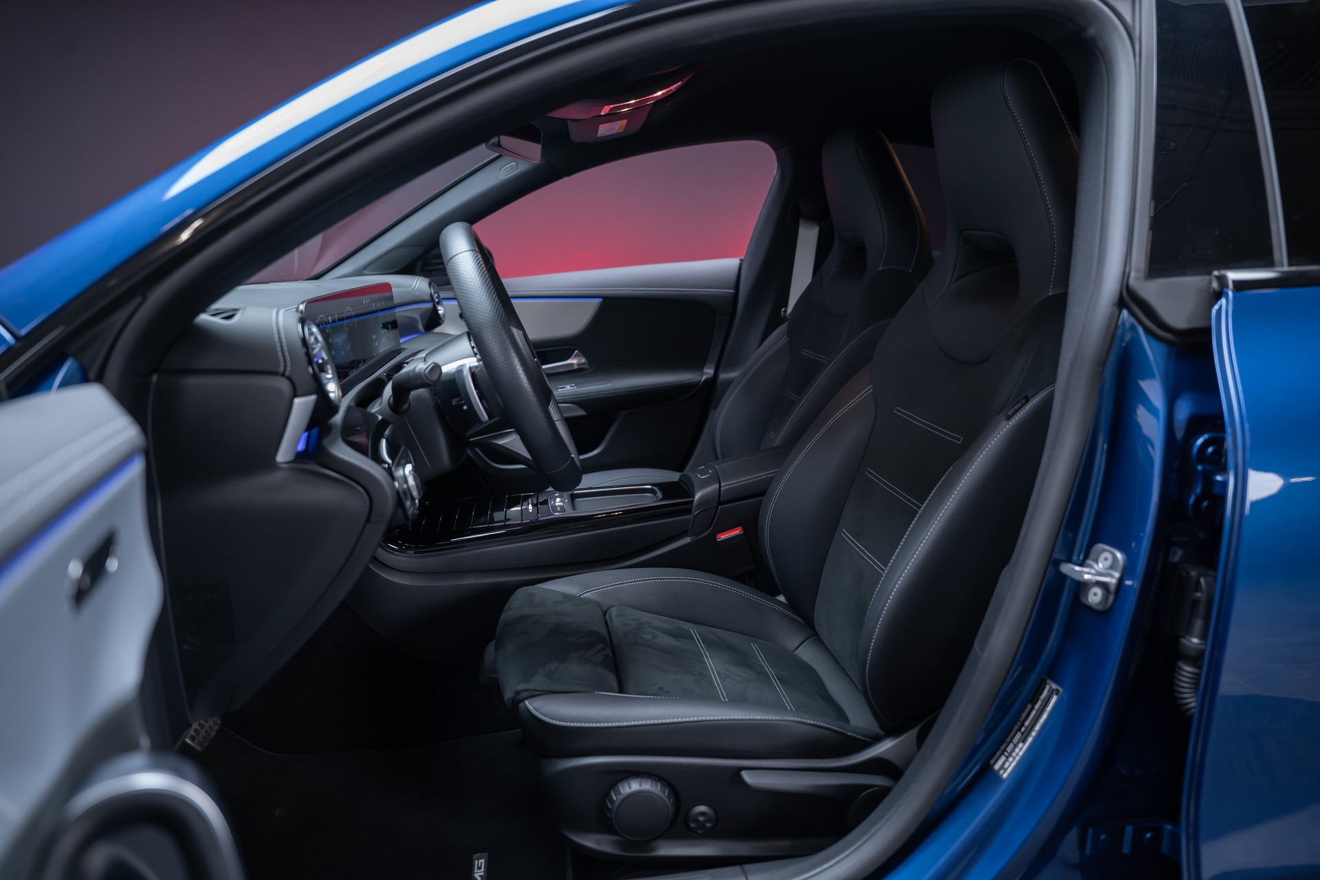 MERCEDES-BENZ CLA 200 AMG Line / Rückfahrkamera / Ambientebeleuchtung / Sitzheizung-image-10