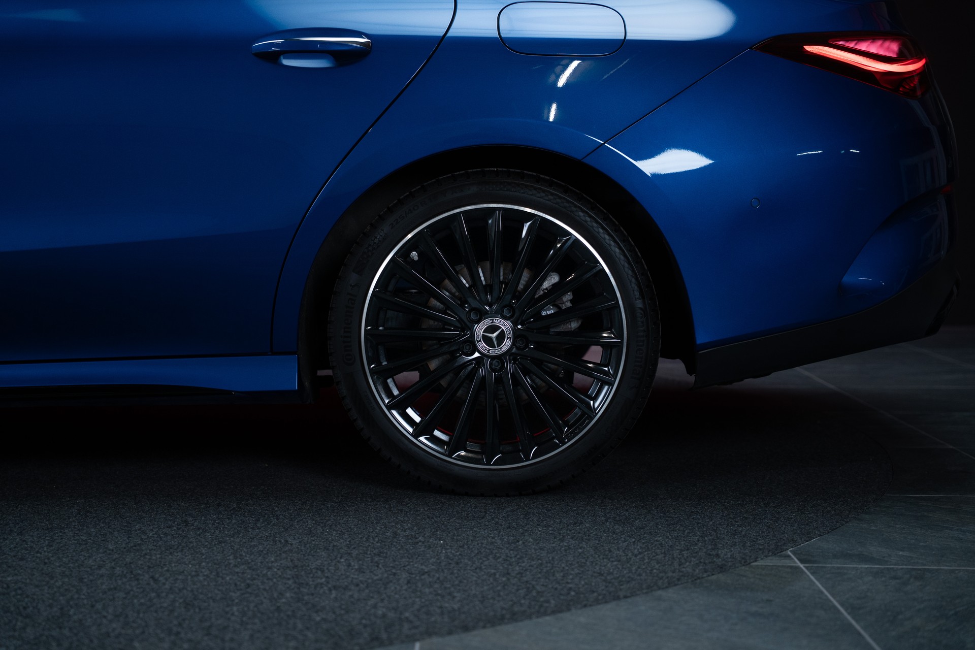 MERCEDES-BENZ CLA 200 AMG Line / Rückfahrkamera / Ambientebeleuchtung / Sitzheizung-image-35