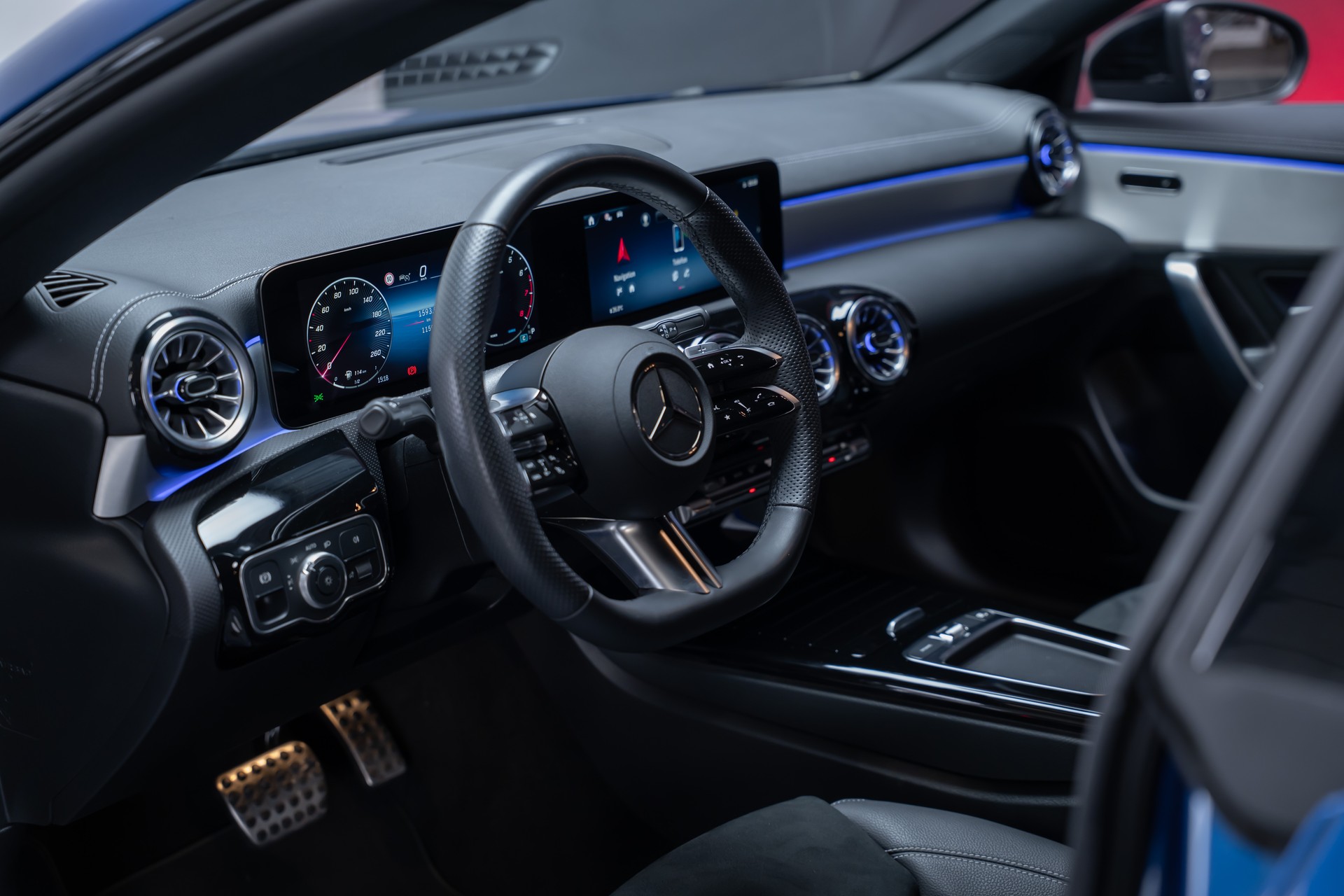 MERCEDES-BENZ CLA 200 AMG Line / Rückfahrkamera / Ambientebeleuchtung / Sitzheizung-image-11