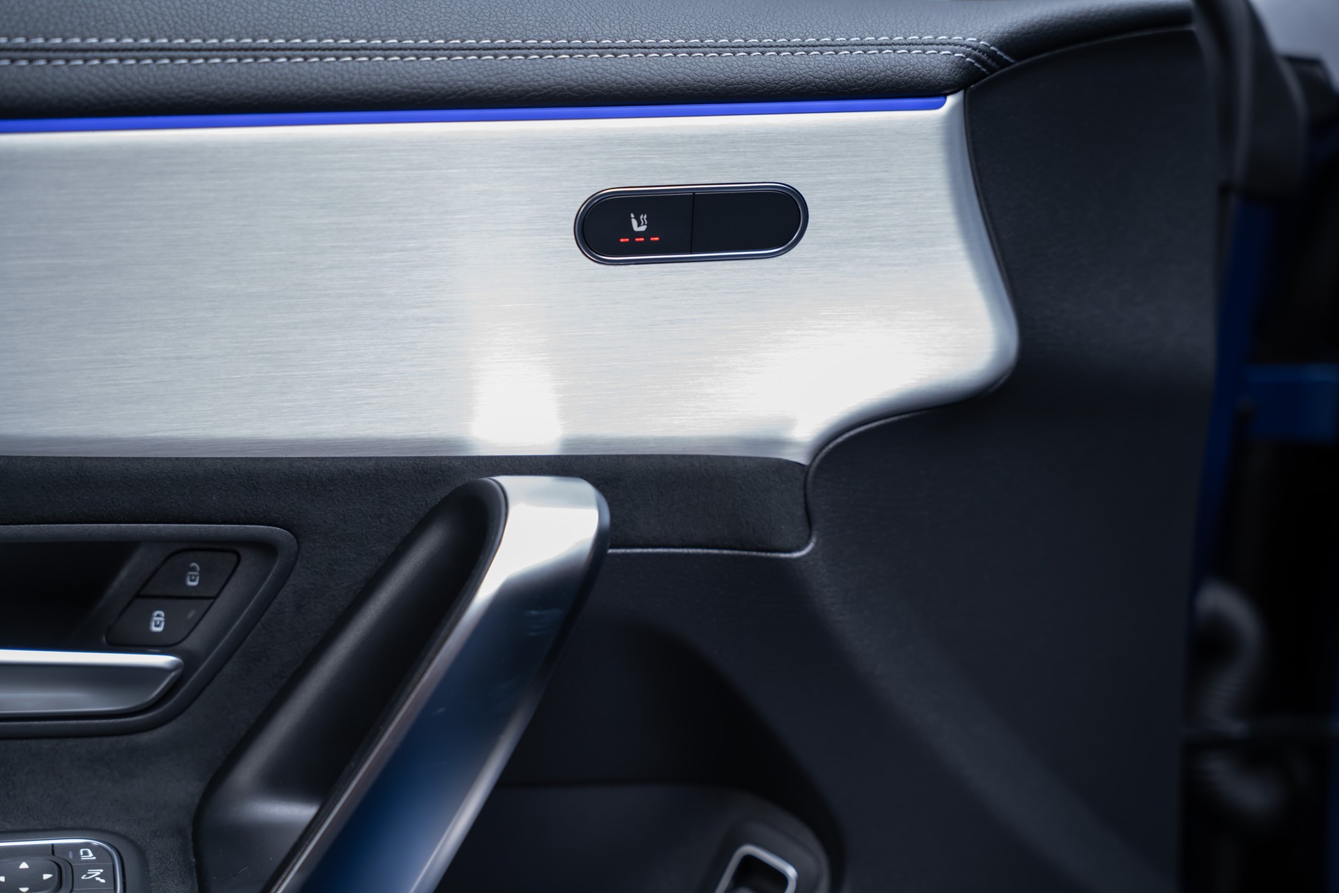 MERCEDES-BENZ CLA 200 AMG Line / Rückfahrkamera / Ambientebeleuchtung / Sitzheizung-image-14