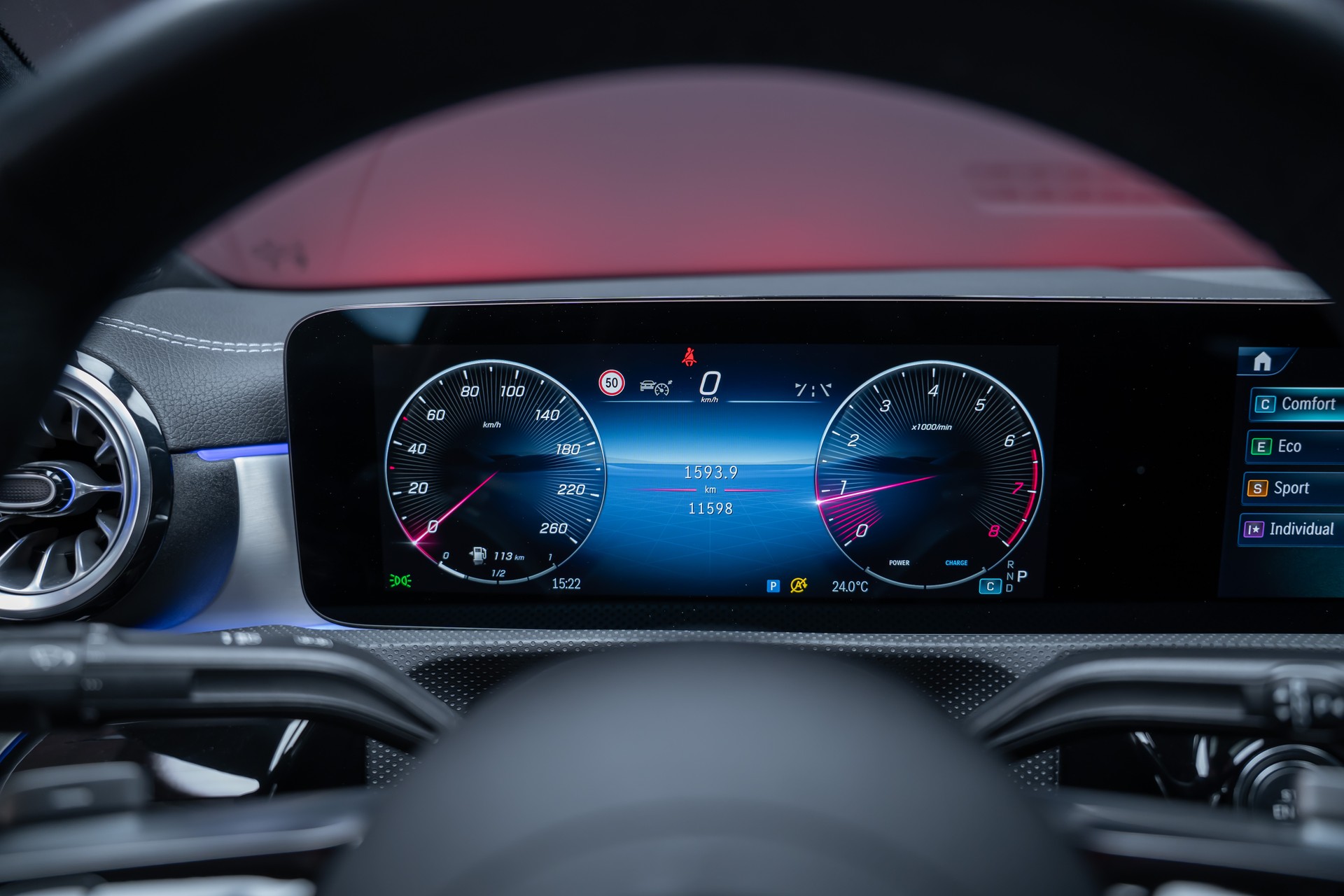 MERCEDES-BENZ CLA 200 AMG Line / Rückfahrkamera / Ambientebeleuchtung / Sitzheizung-image-23
